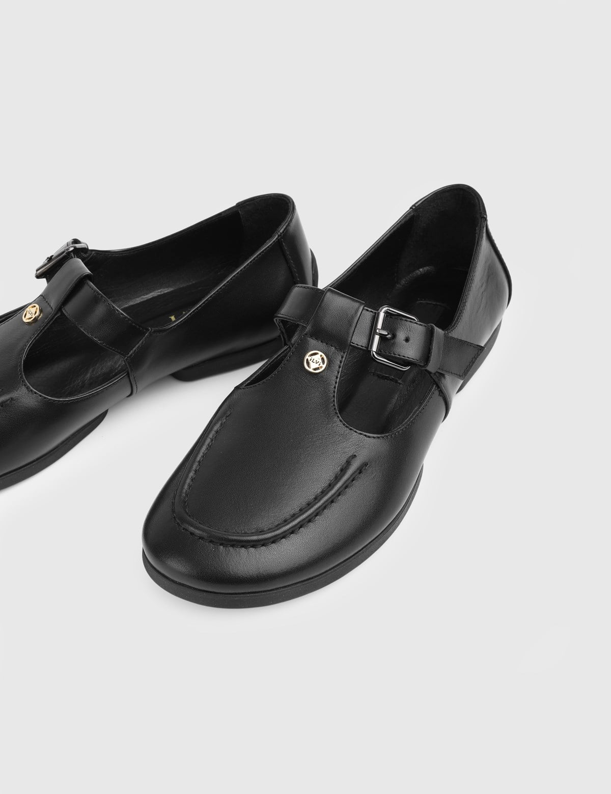 Navine Black Leather Women's Loafer