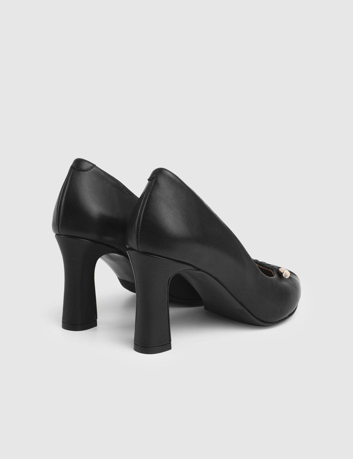 Peak Black Leather Women's Pump