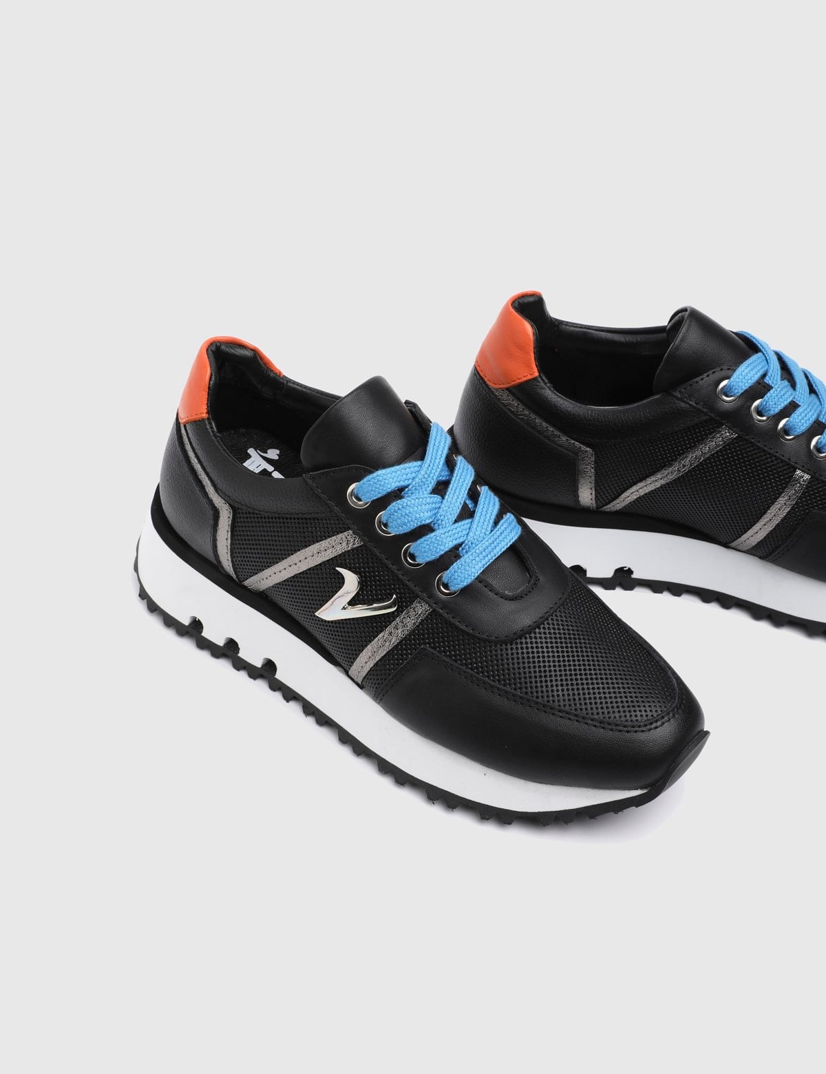 Rielle Black Leather Women's Sneaker