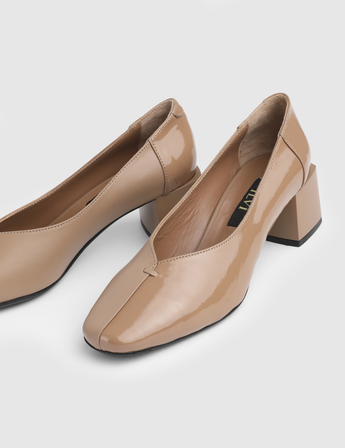 Tide Beige Patent Leather Women's Pump