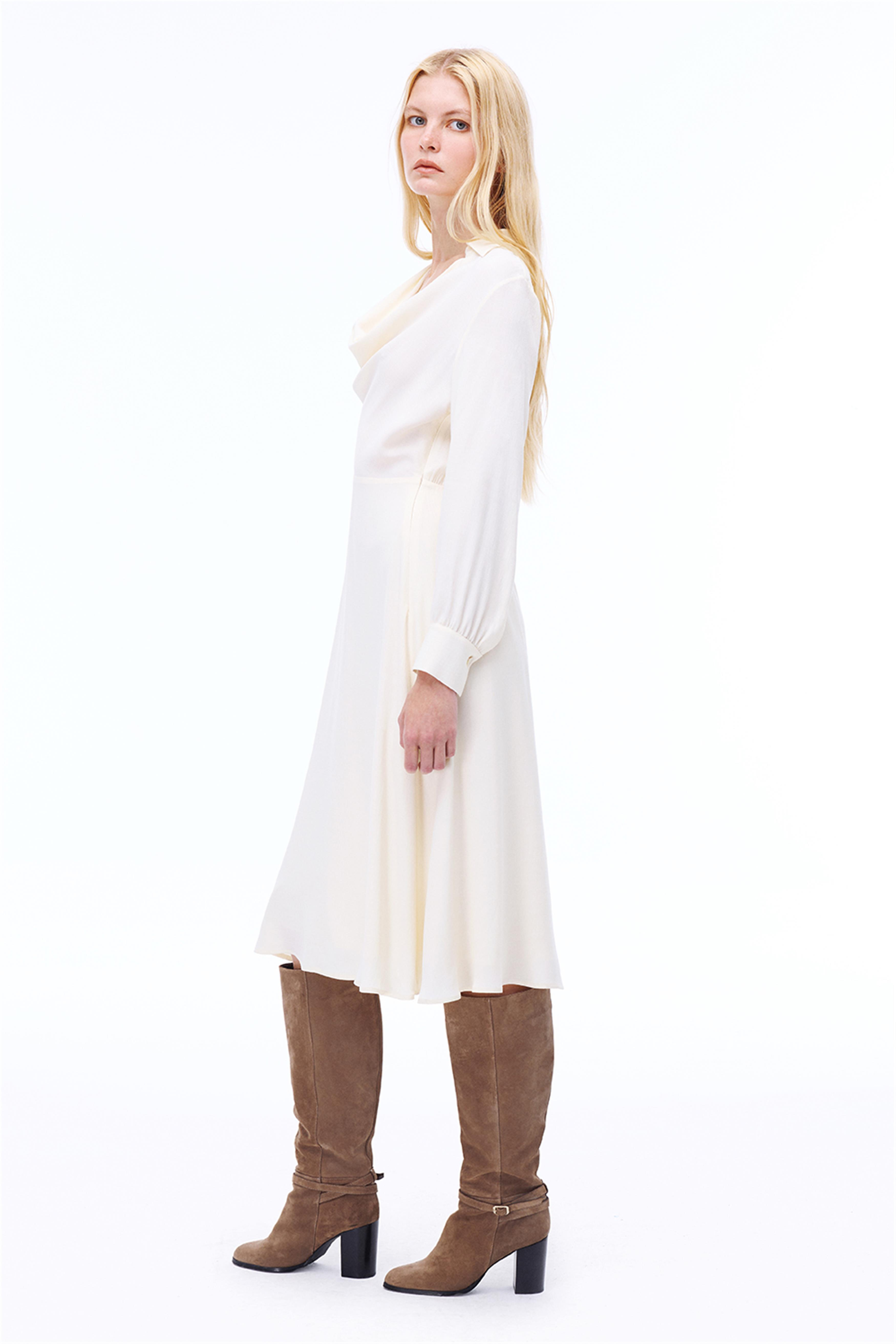 Akelas Regular Fit Diz Altı Takma Kol Dik Yaka Bej Renk Elbise