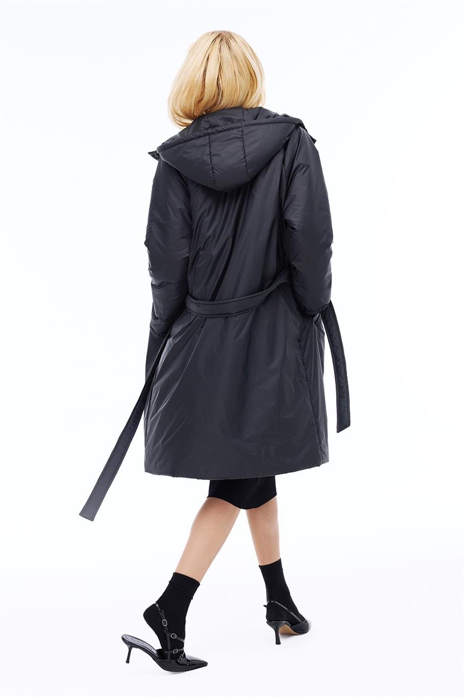 Awans Rahat Kalıp Diz Altı Reglan Kol Kapüşonlu Siyah Mont