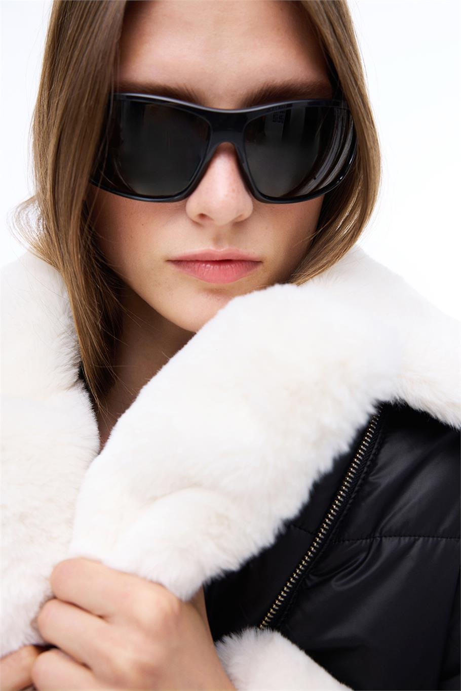 Awans Regular Fit Diz Üstü Takma Kol Gömlek Yaka Siyah Mont