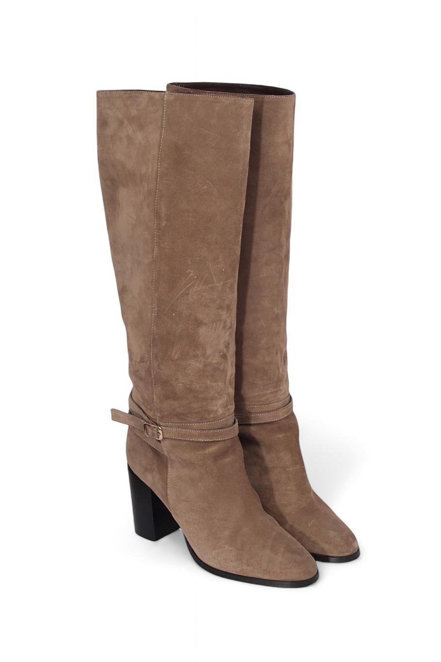 Bej Süet Kemer Detaylı Topuklu Çizme