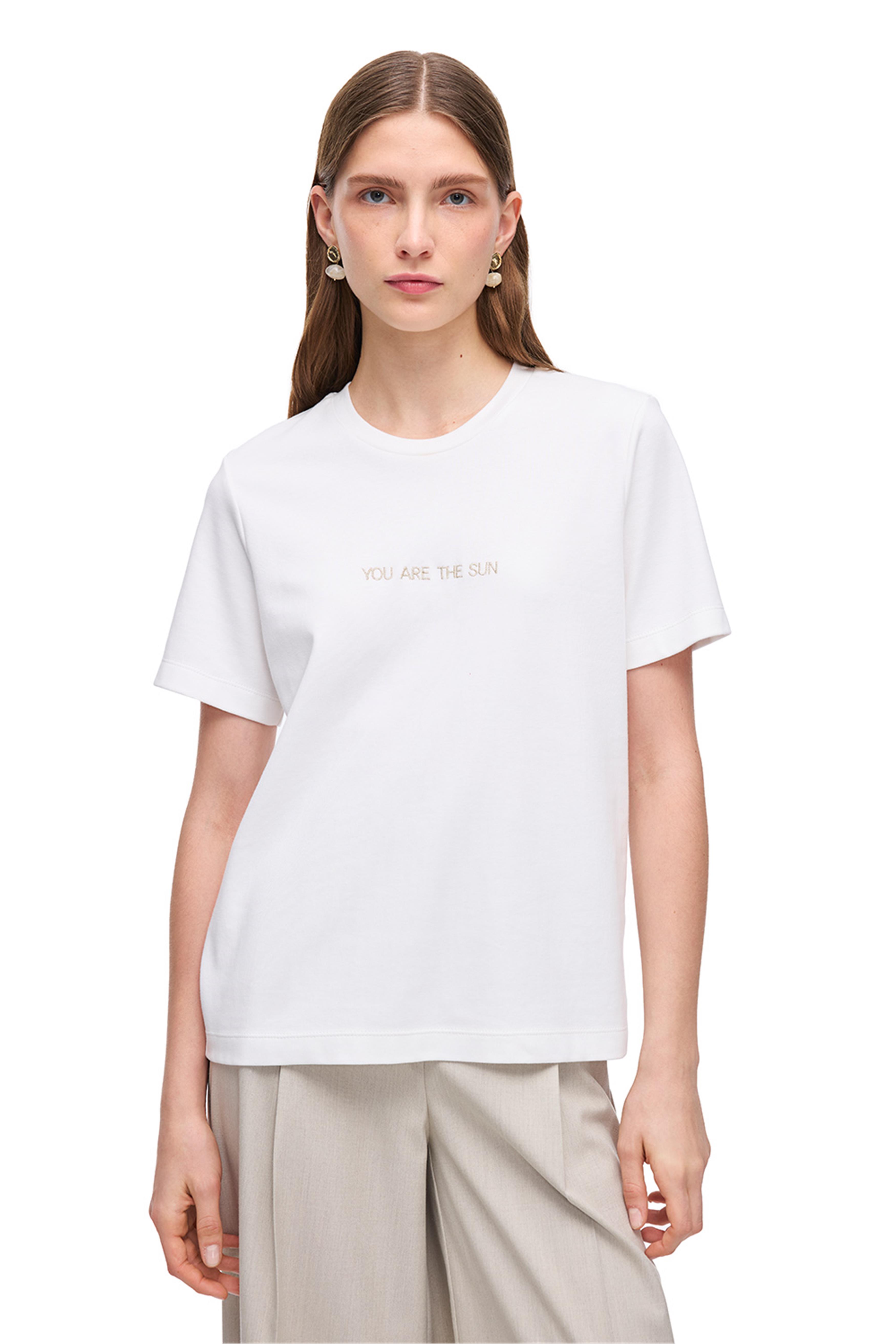 Beyaz %100 Pamuk Rahat Kalıp Bisiklet Yaka Tişört