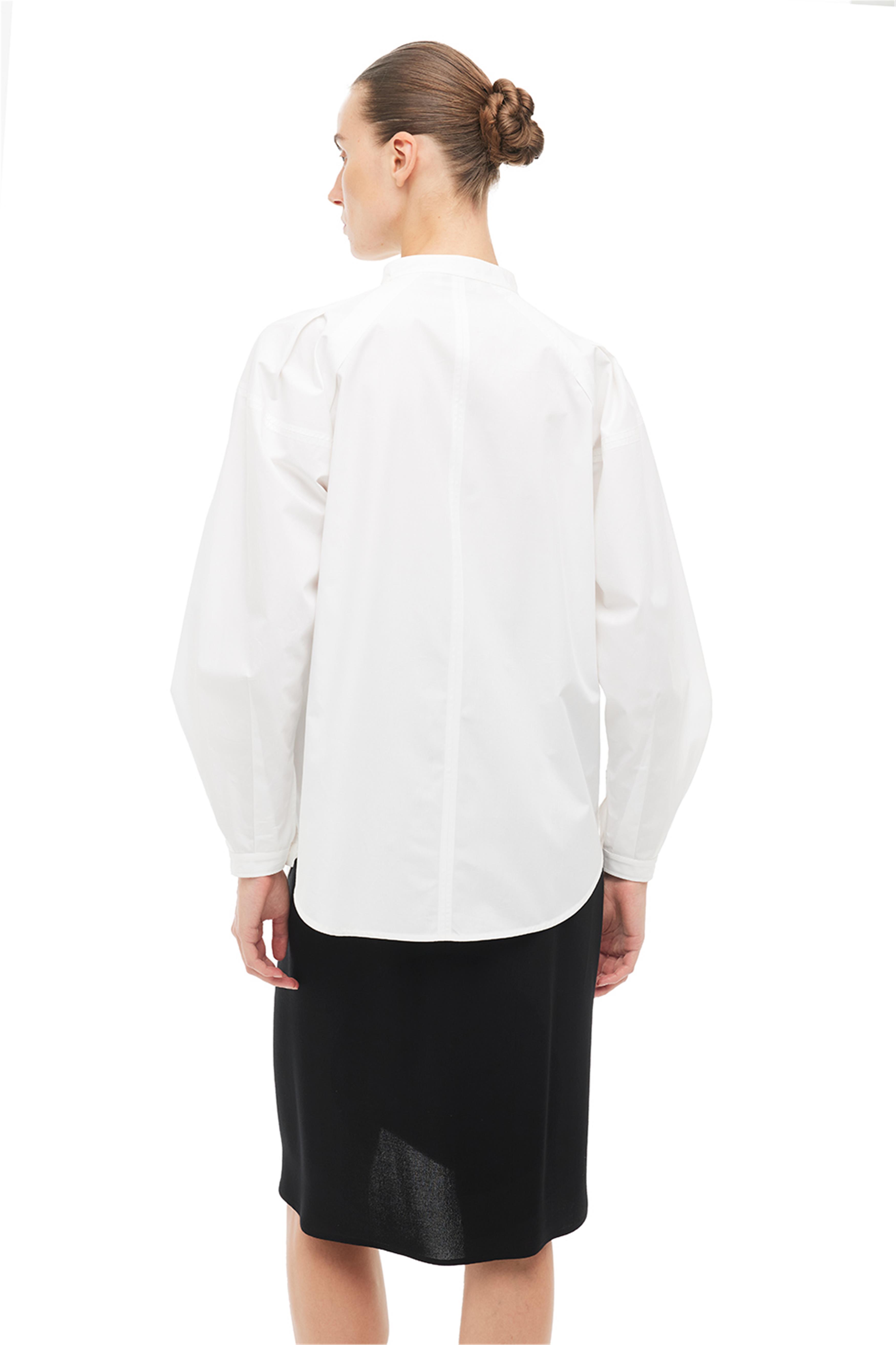 Beyaz Hakim Yaka Gömlek
