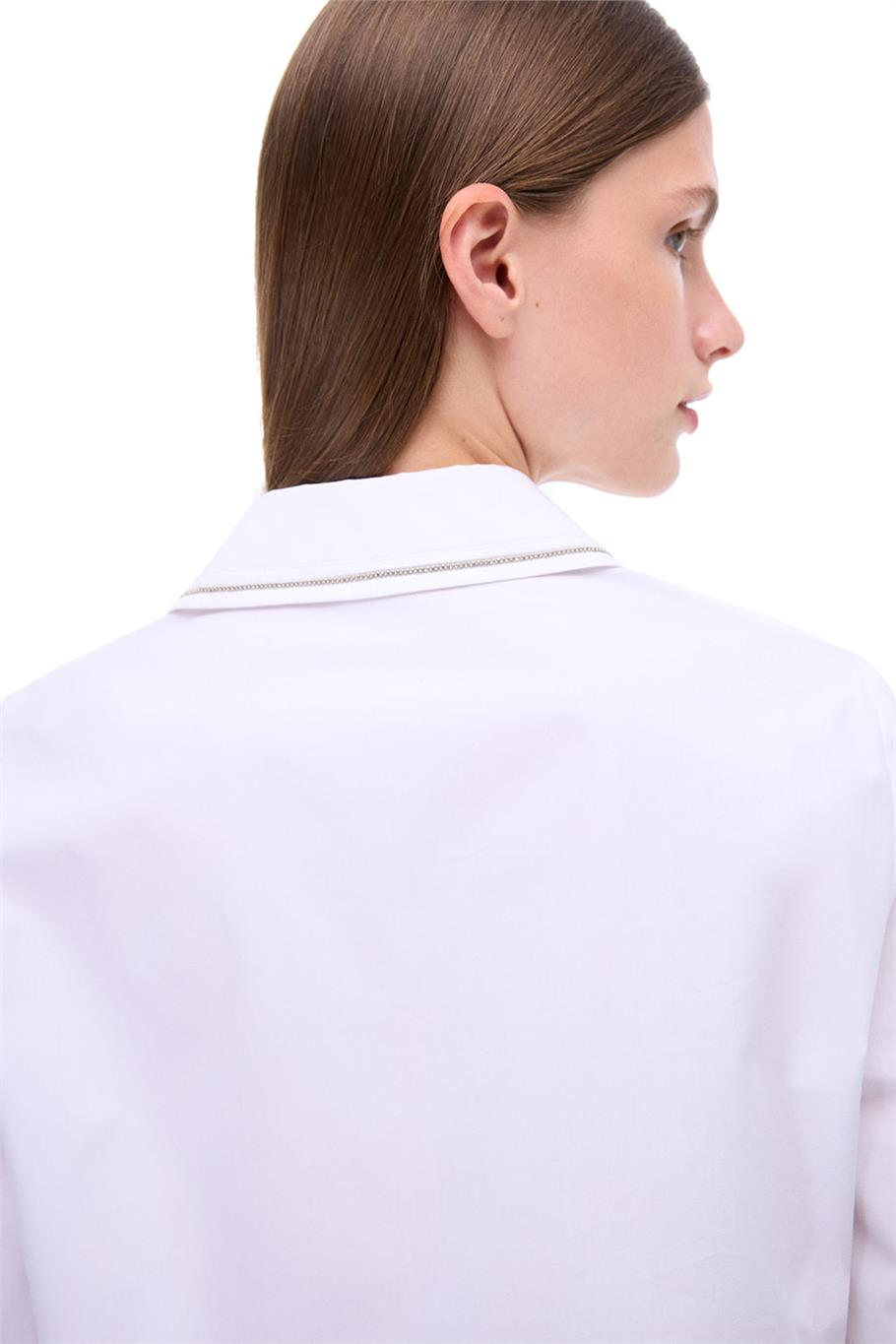 Beyaz Klasik Yaka Gömlek