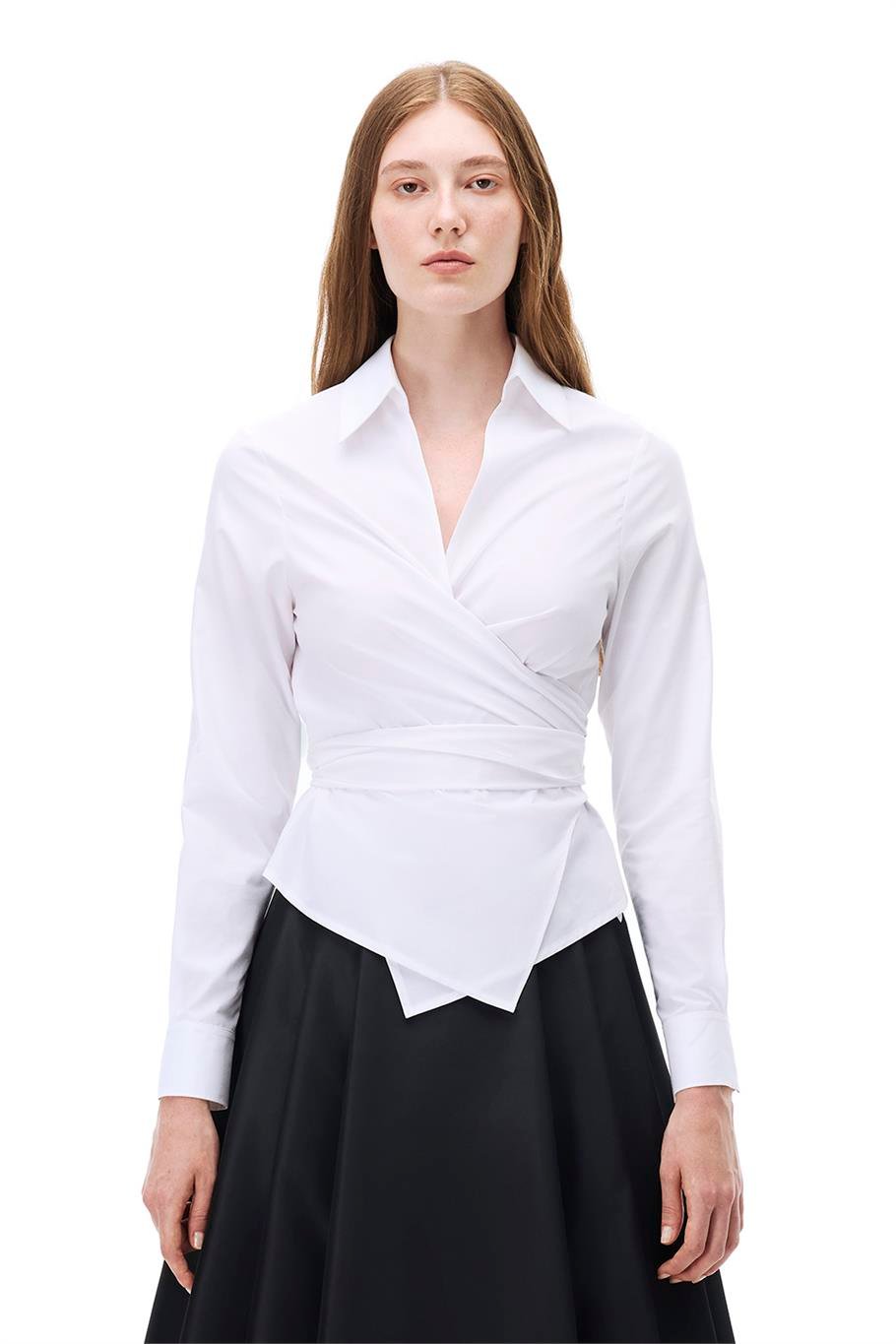 Beyaz Klasik Yaka Gömlek