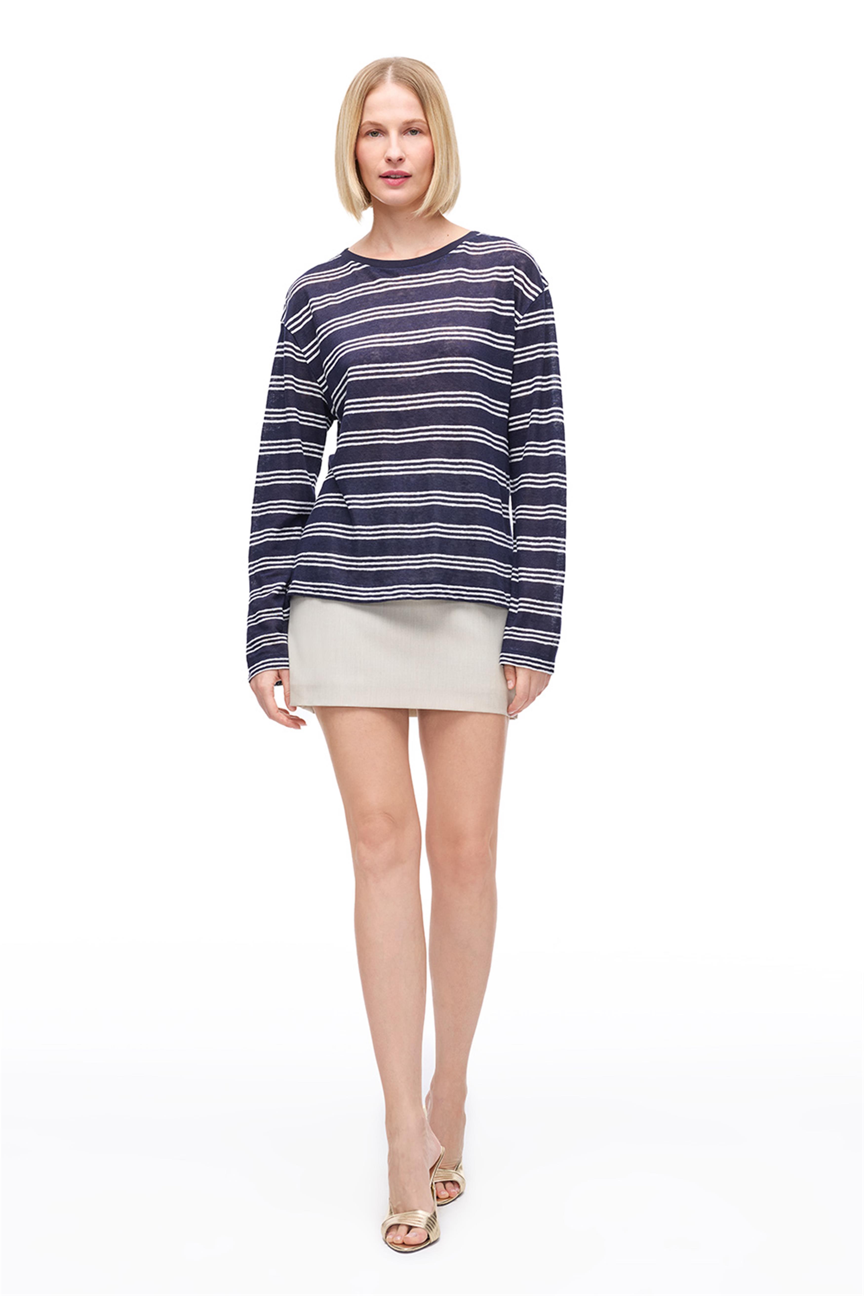 Beyaz Lacivert Bisiklet Yaka Uzun Kollu Tişört