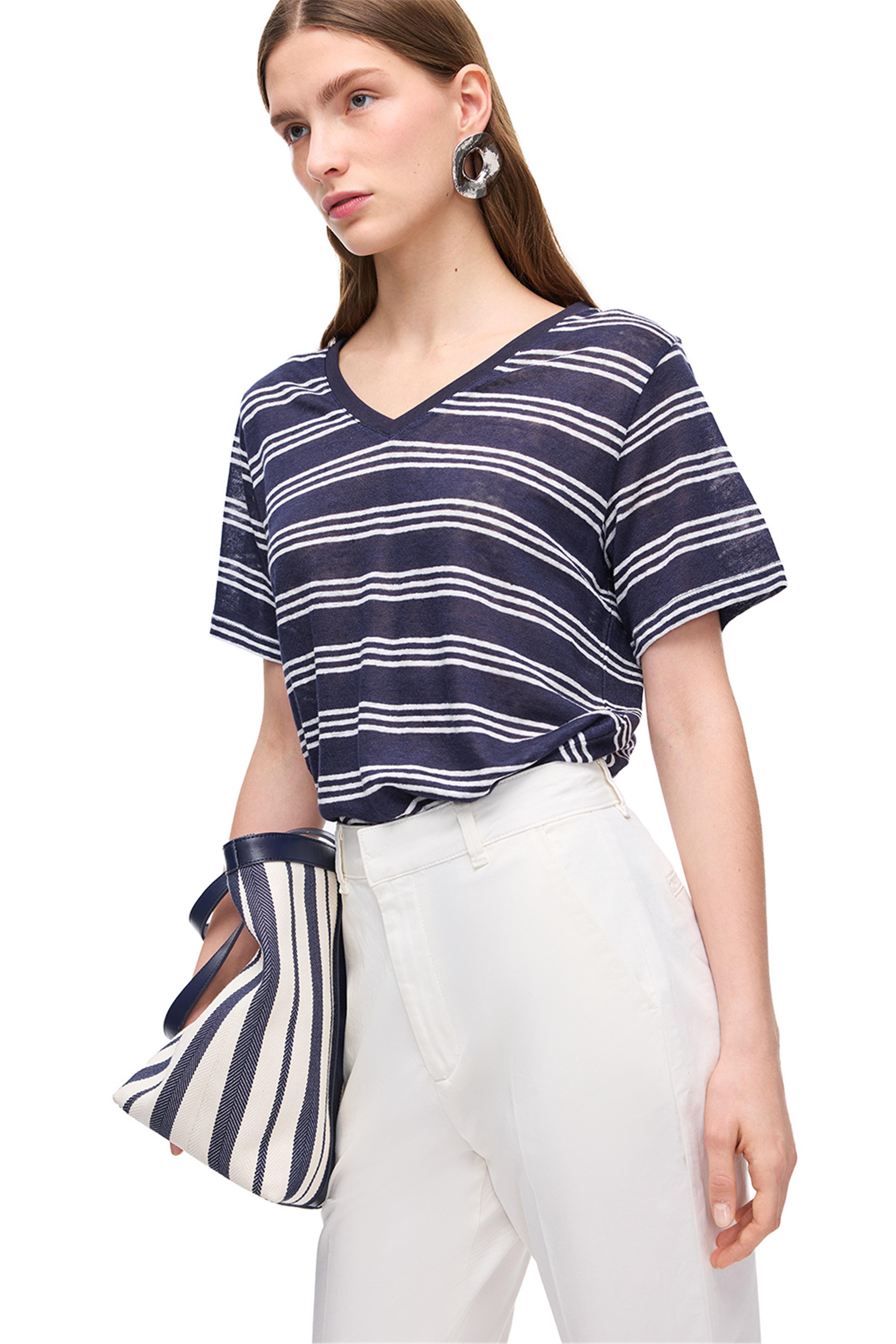 Beyaz Lacivert V Yaka Keten Tişört