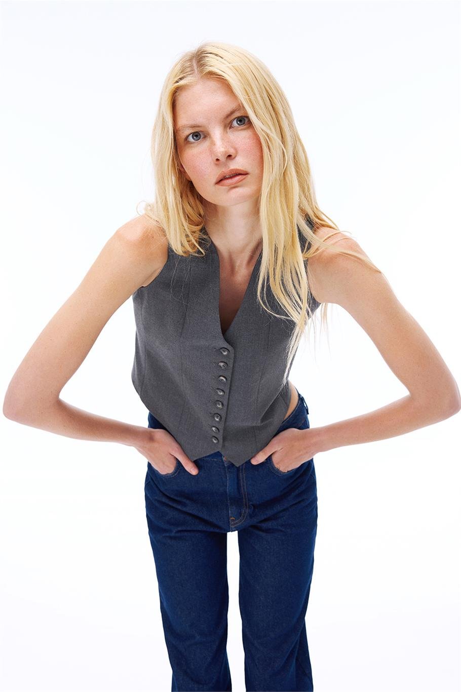 Dalvas Slim Fit Kısa Boy Sıfır Kol V-Yaka Antrasit Yelek