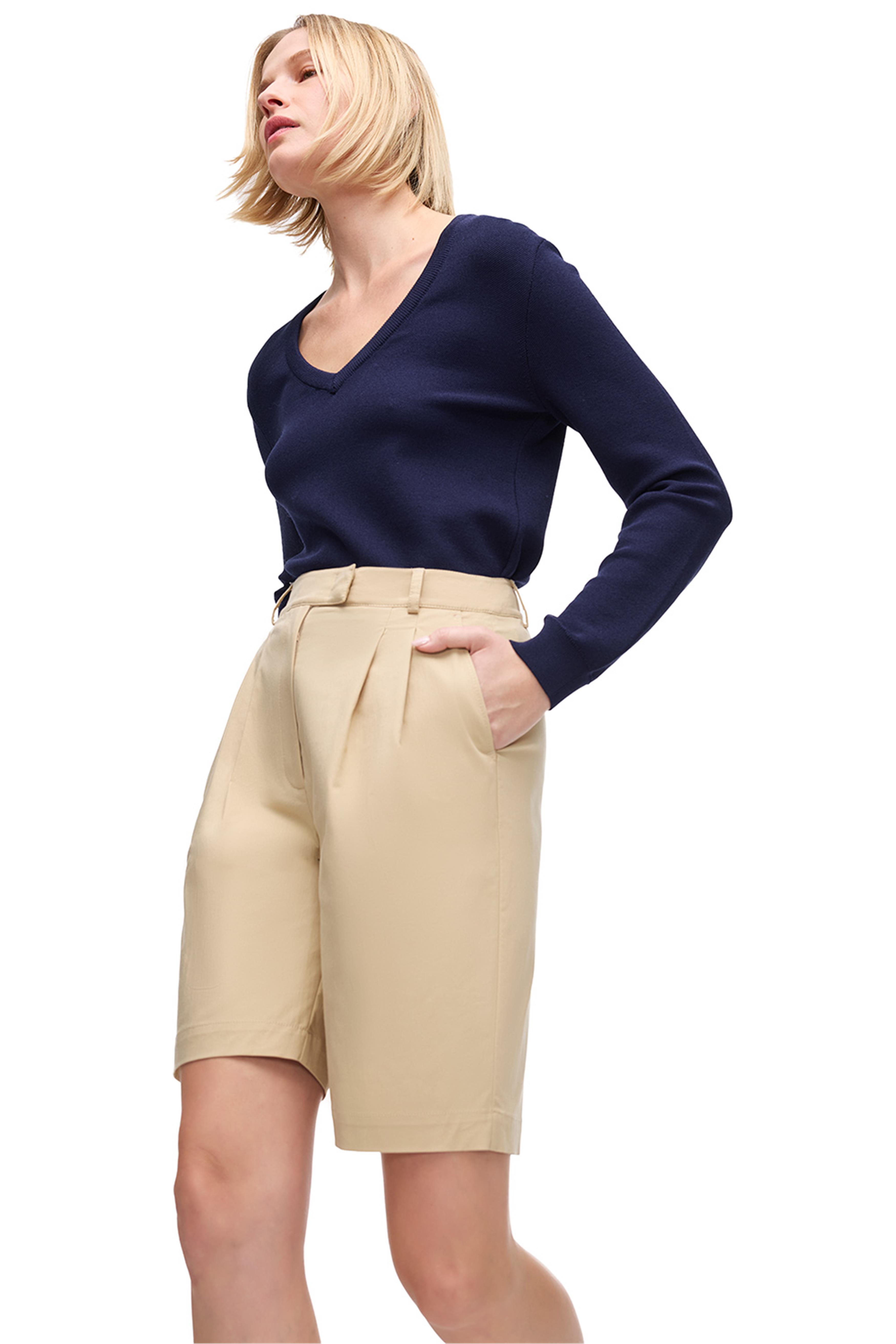 Deve Tüğü Esnek Kumaşlı Şort