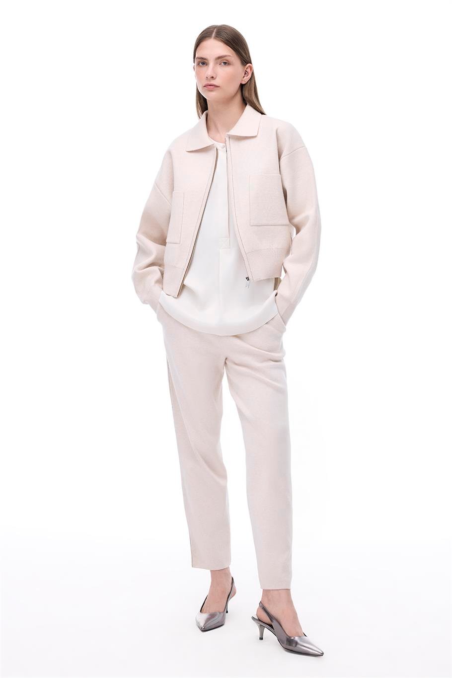 Ekru Triko Rahat Kalıp Gömlek Yaka Triko Hırka