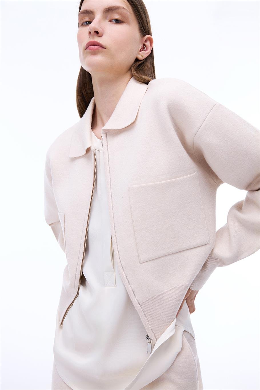 Ekru Triko Rahat Kalıp Gömlek Yaka Triko Hırka