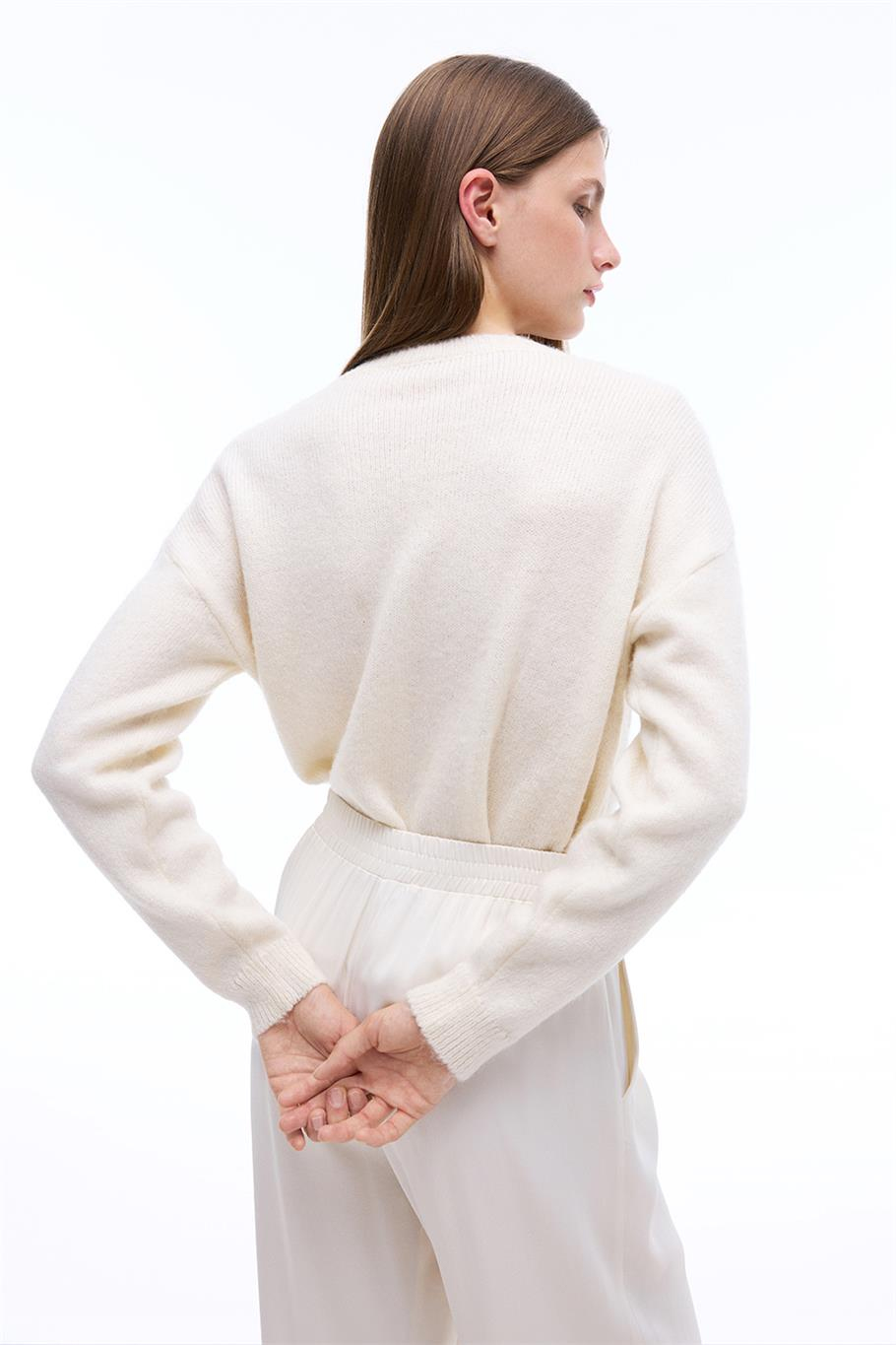 Ekru Triko Rahat Kalıp V-Yaka Triko Hırka