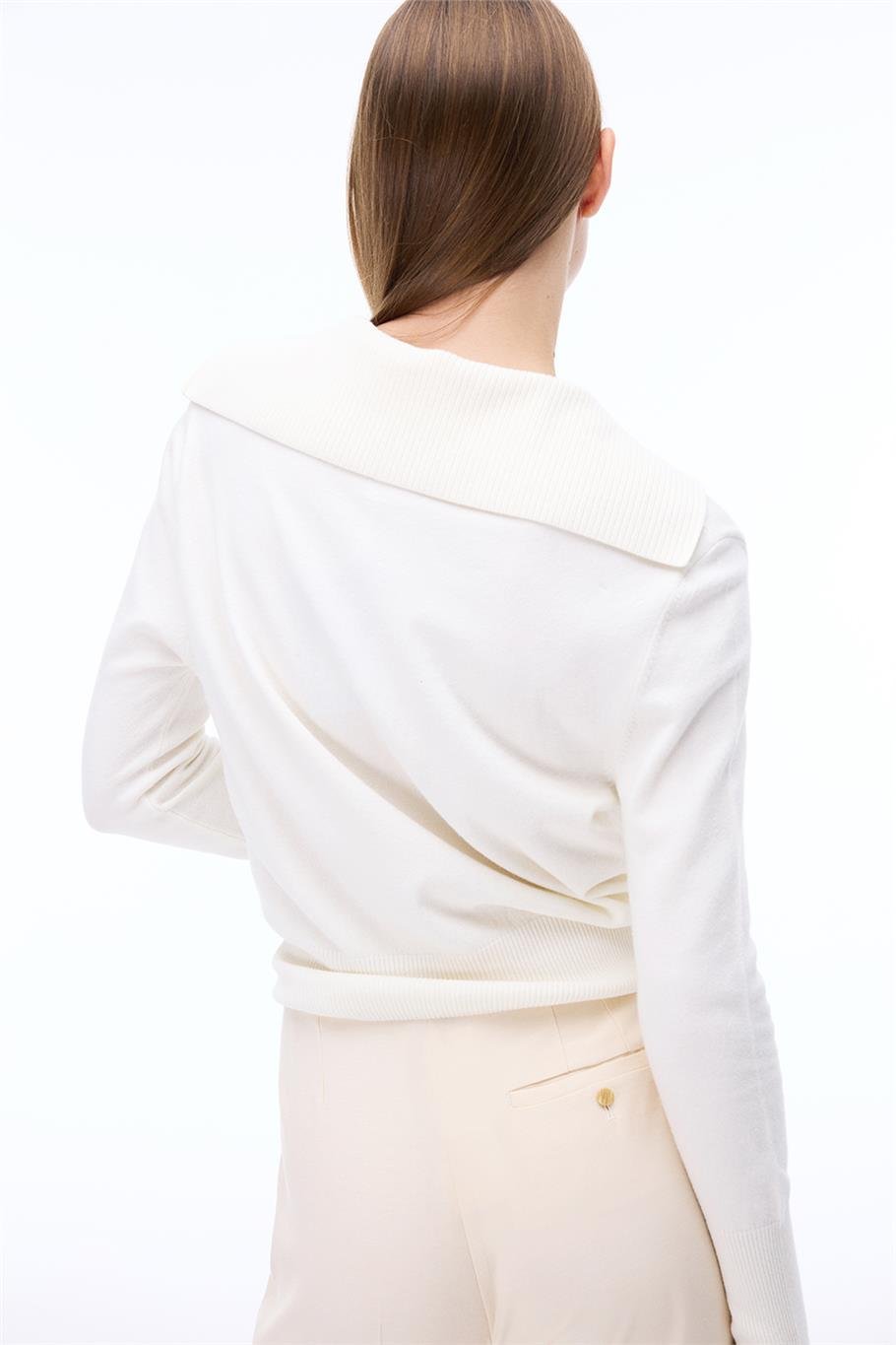 Ekru V-Yaka Triko Kazak