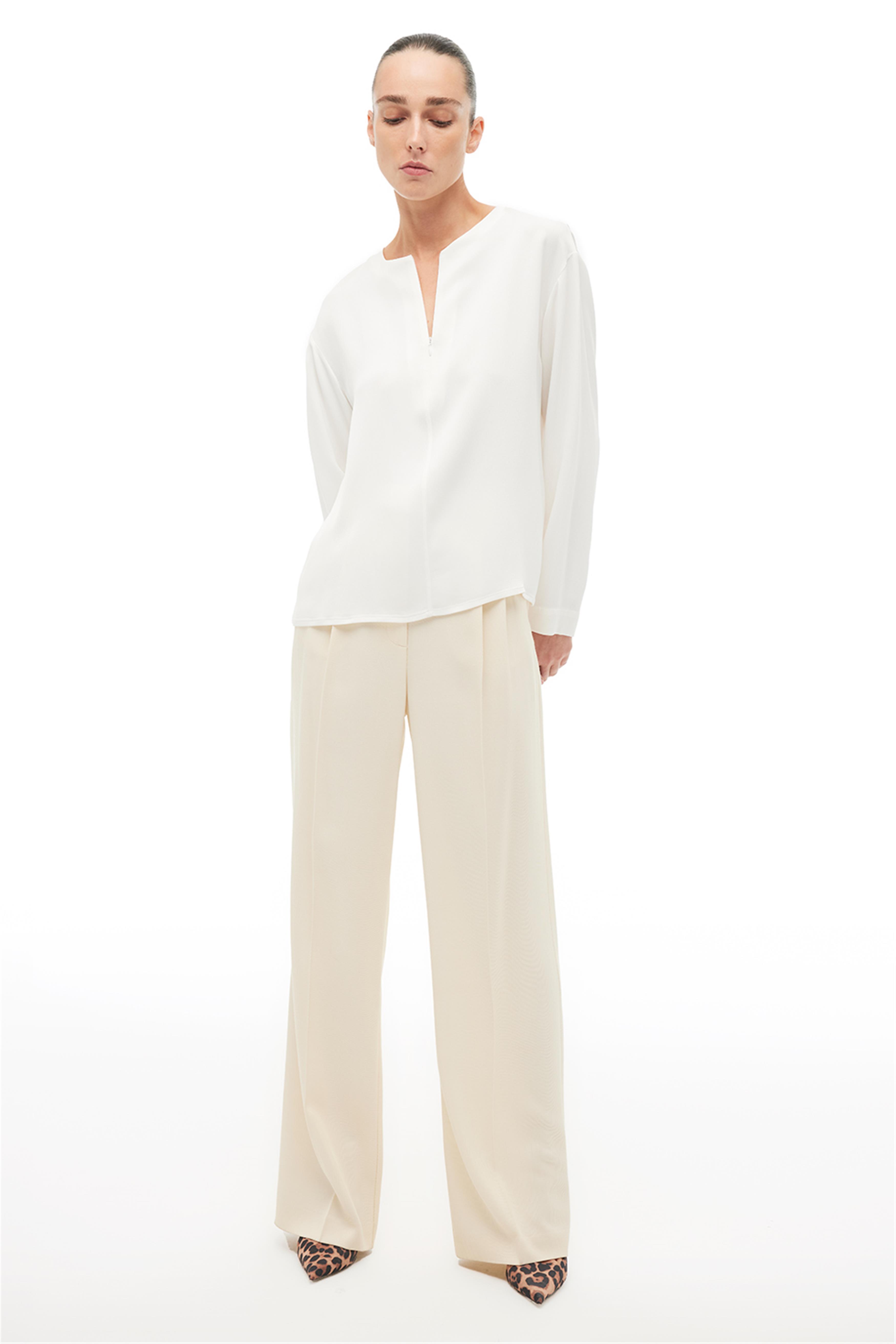 Ekru Yuvarlak Yaka Bluz