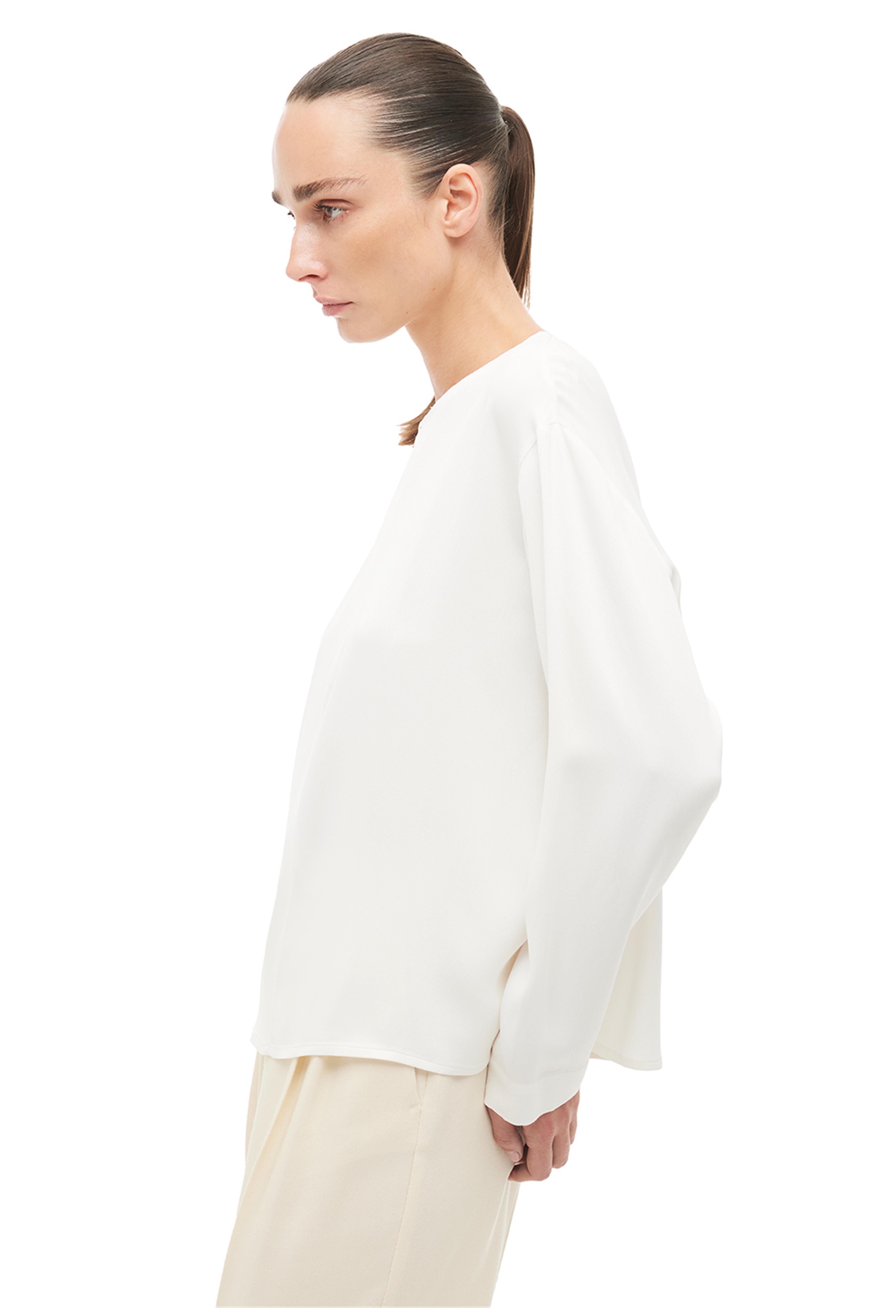 Ekru Yuvarlak Yaka Bluz