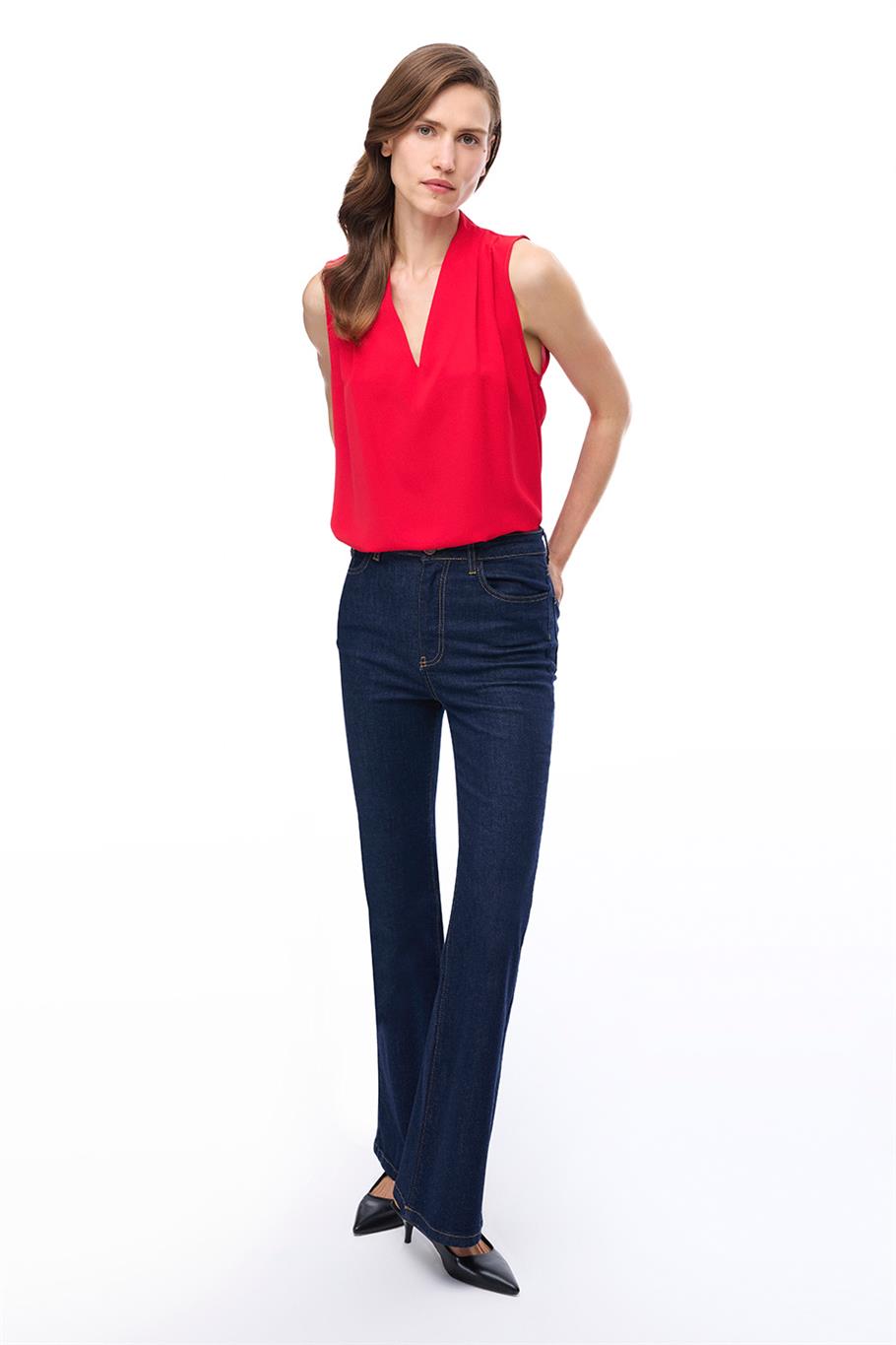 Farewell Regular Fit Sıfır Kol V-Yaka Kırmızı Renk Kadın Bluz