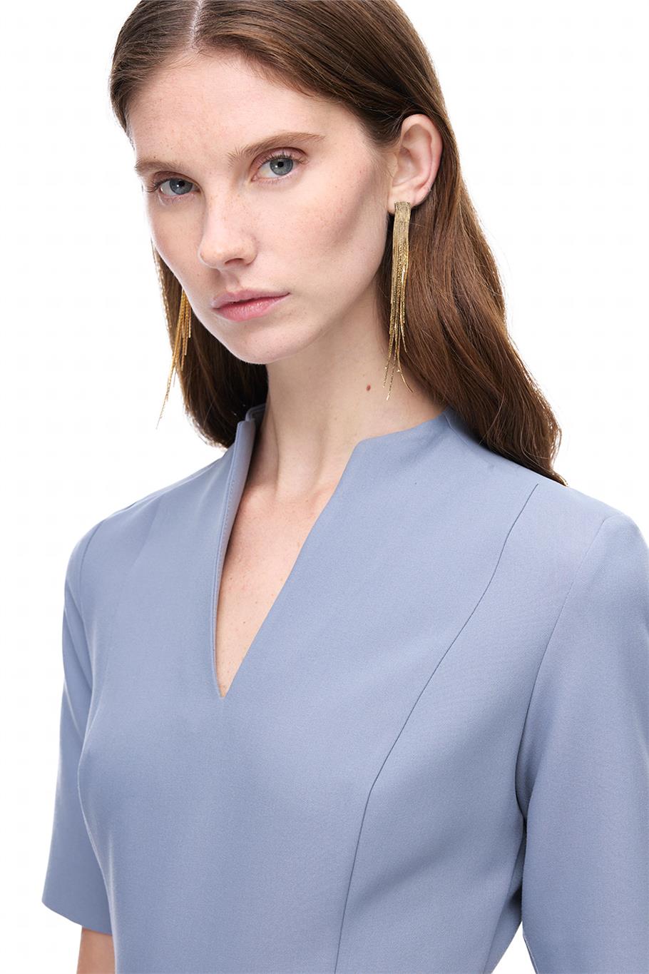 Gri V-Yaka Slim Fit Diz Altı Elbise