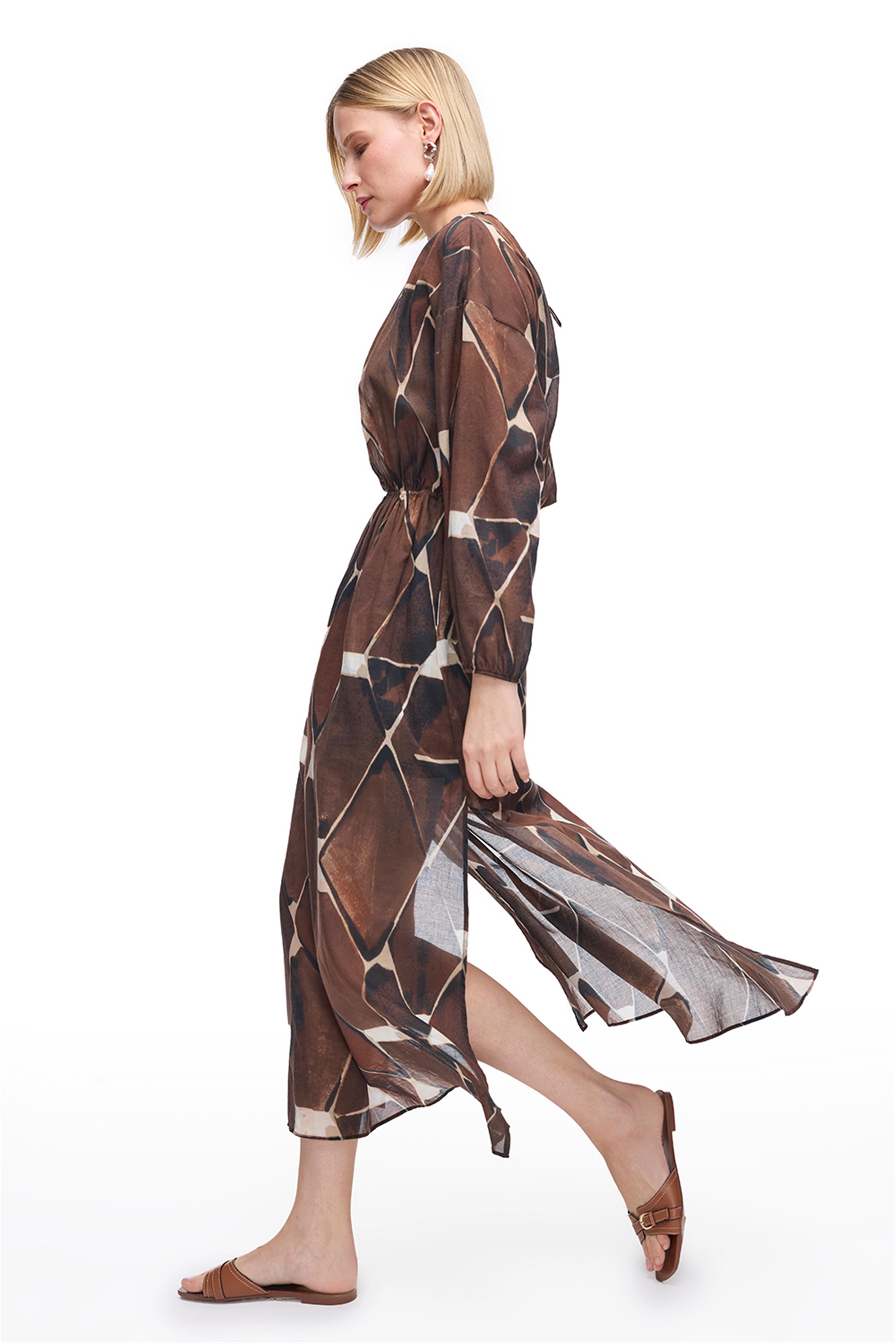 Kahverengi Geometrik Desenli Uzun Elbise