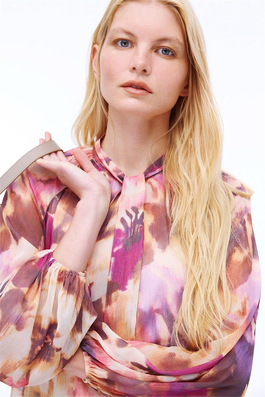 Poseidon Çiçek Desenli Diz Üstü Reglan Kol Bağlamalı Yaka Çok Renkli Elbise