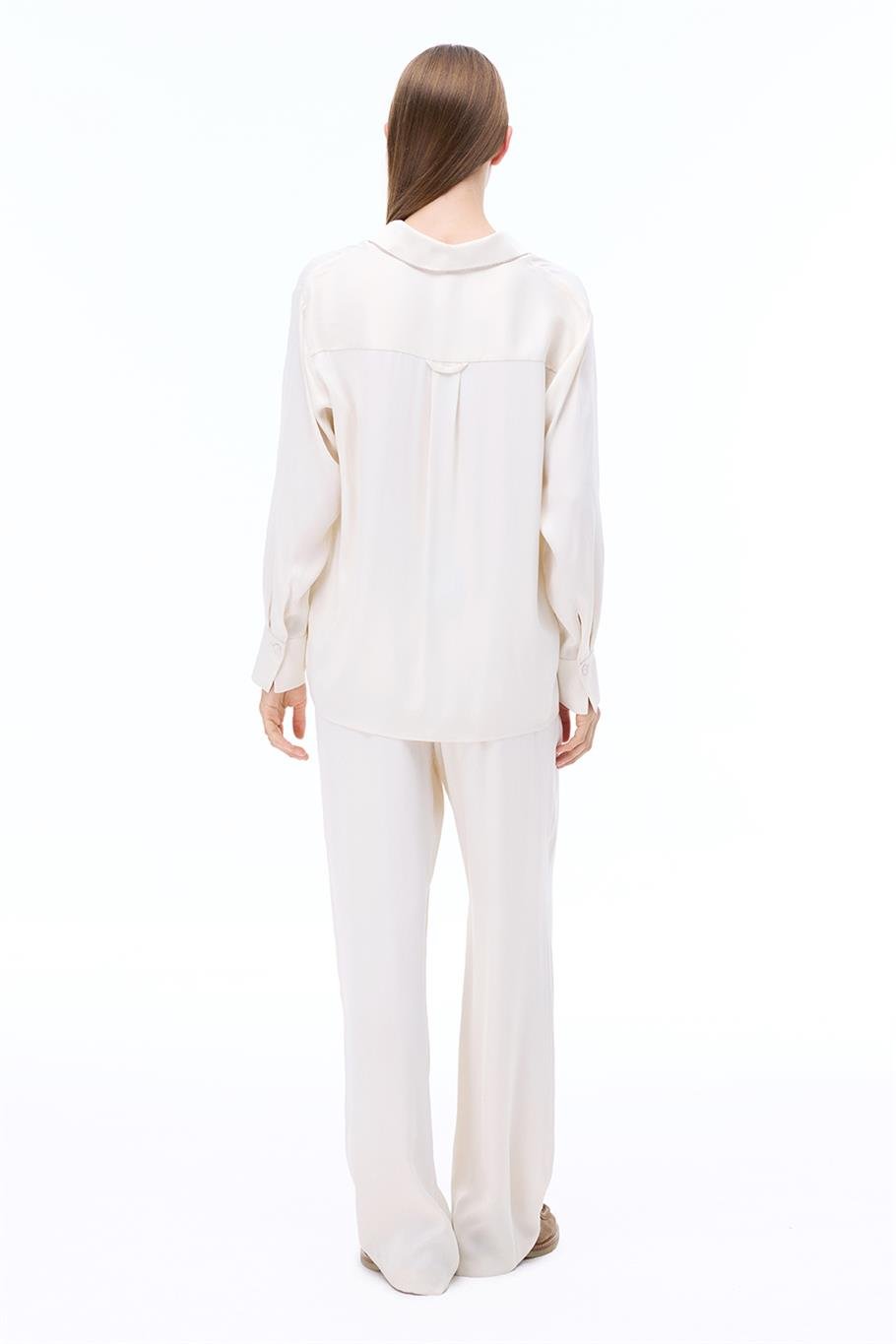 Safira Rahat Kalıp Düşük Kollu Gömlek Yaka Ekru Renk Kadın Gömlek