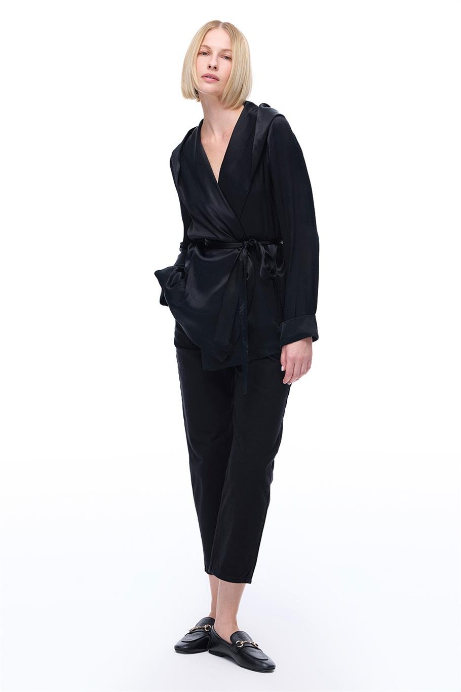 Safira Rahat Kalıp Takma Kol Siyah Renk Kimono