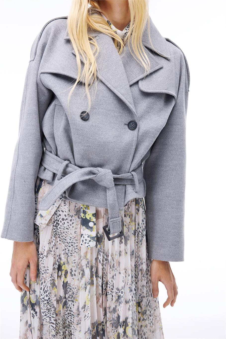 Sensorial Rahat Kalıp Kısa Boy Takma Kol Erkek Yaka Gri Melanj Renk Kadın Kaban