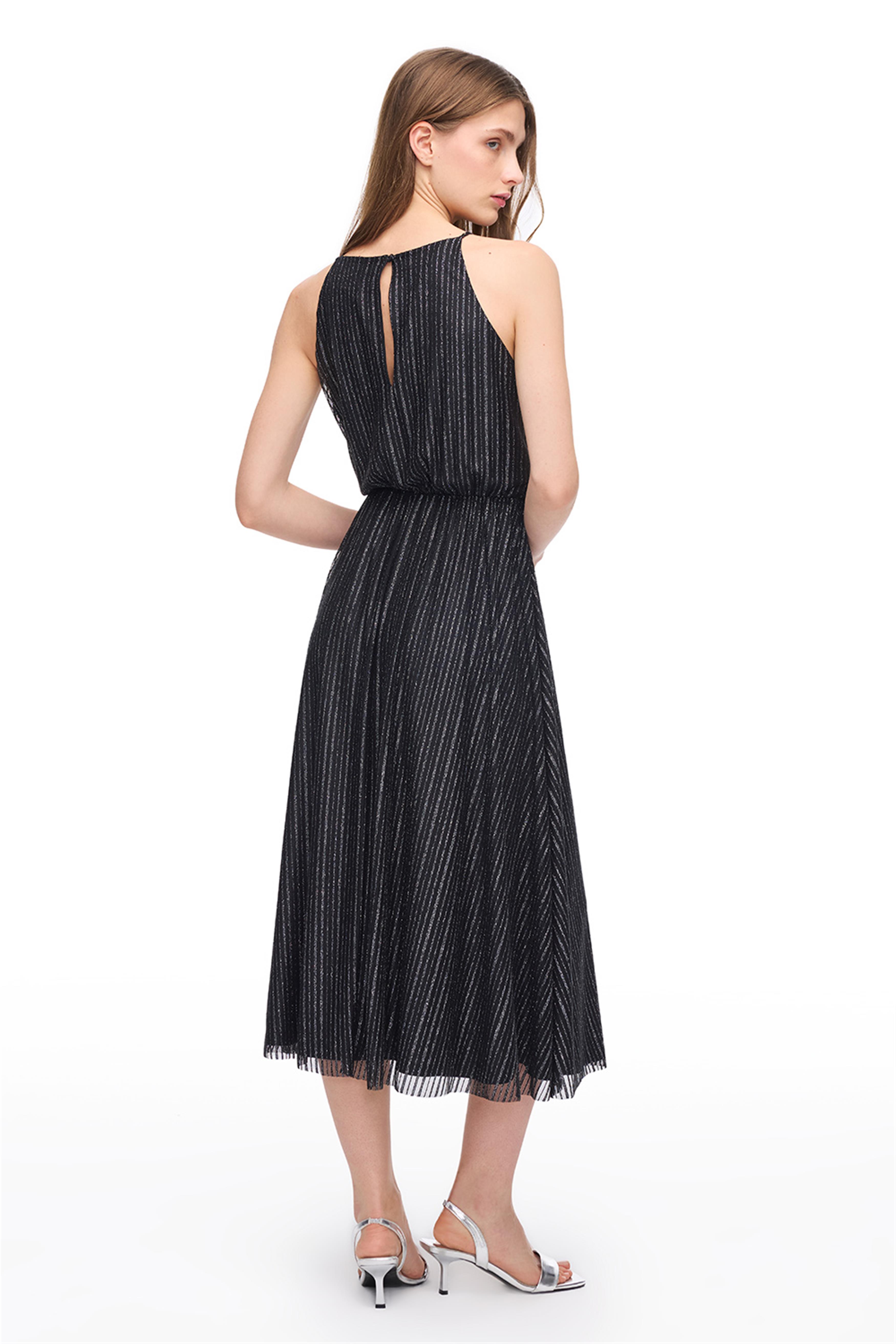 Siyah Askılı Hafif Işıltılı Elbise