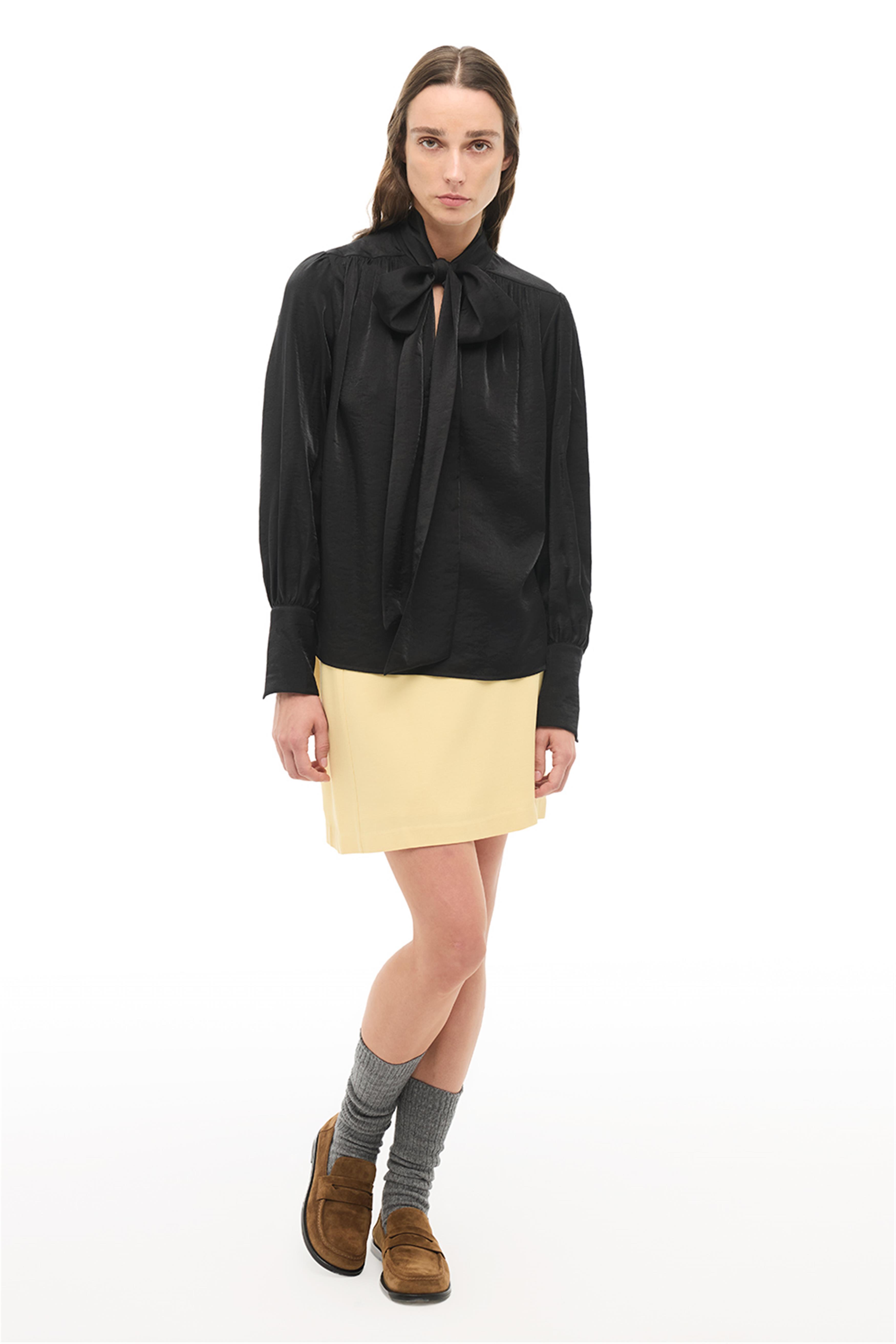 Siyah Bağlamalı Balon Kol Bluz