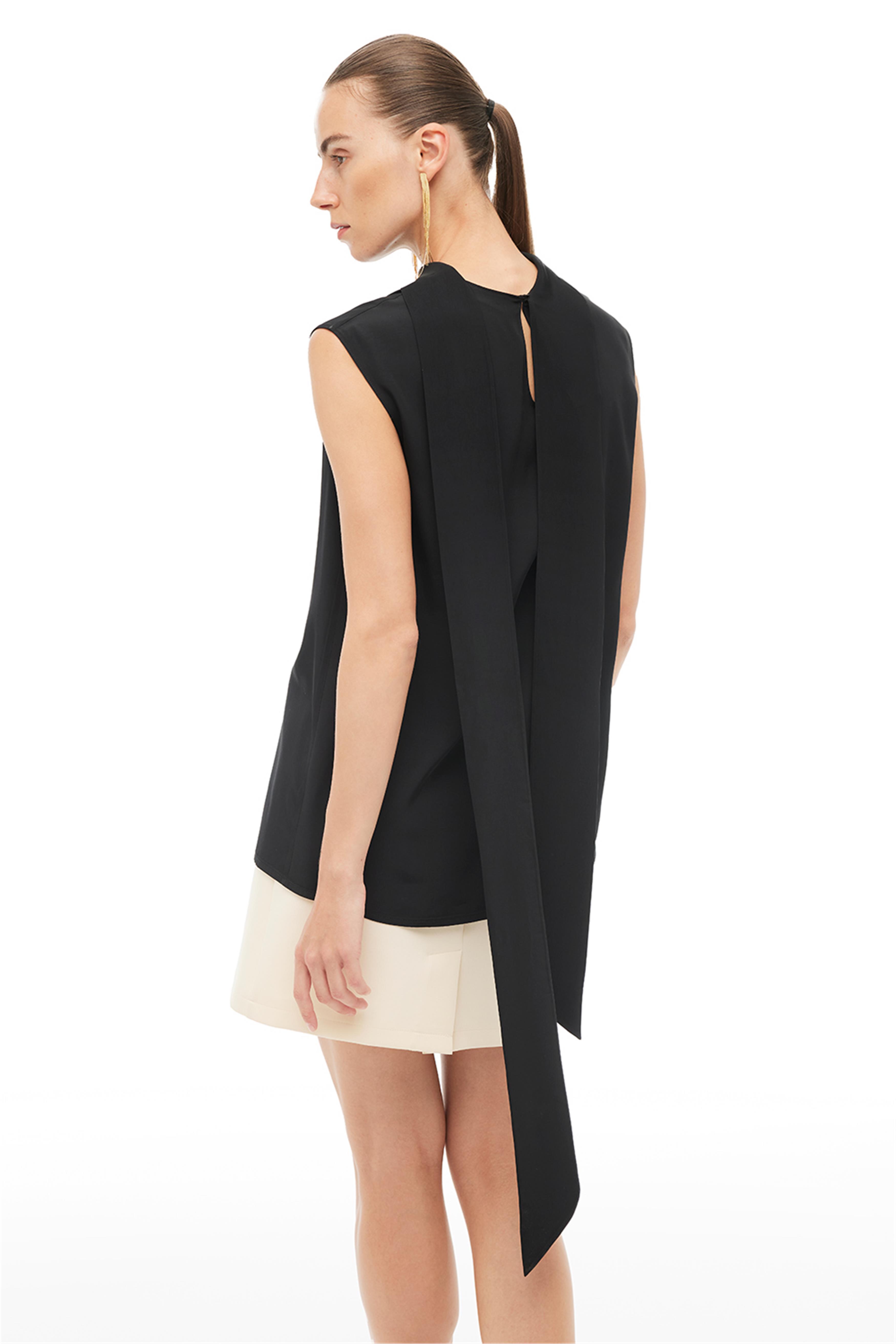 Siyah Bağlamalı Bluz