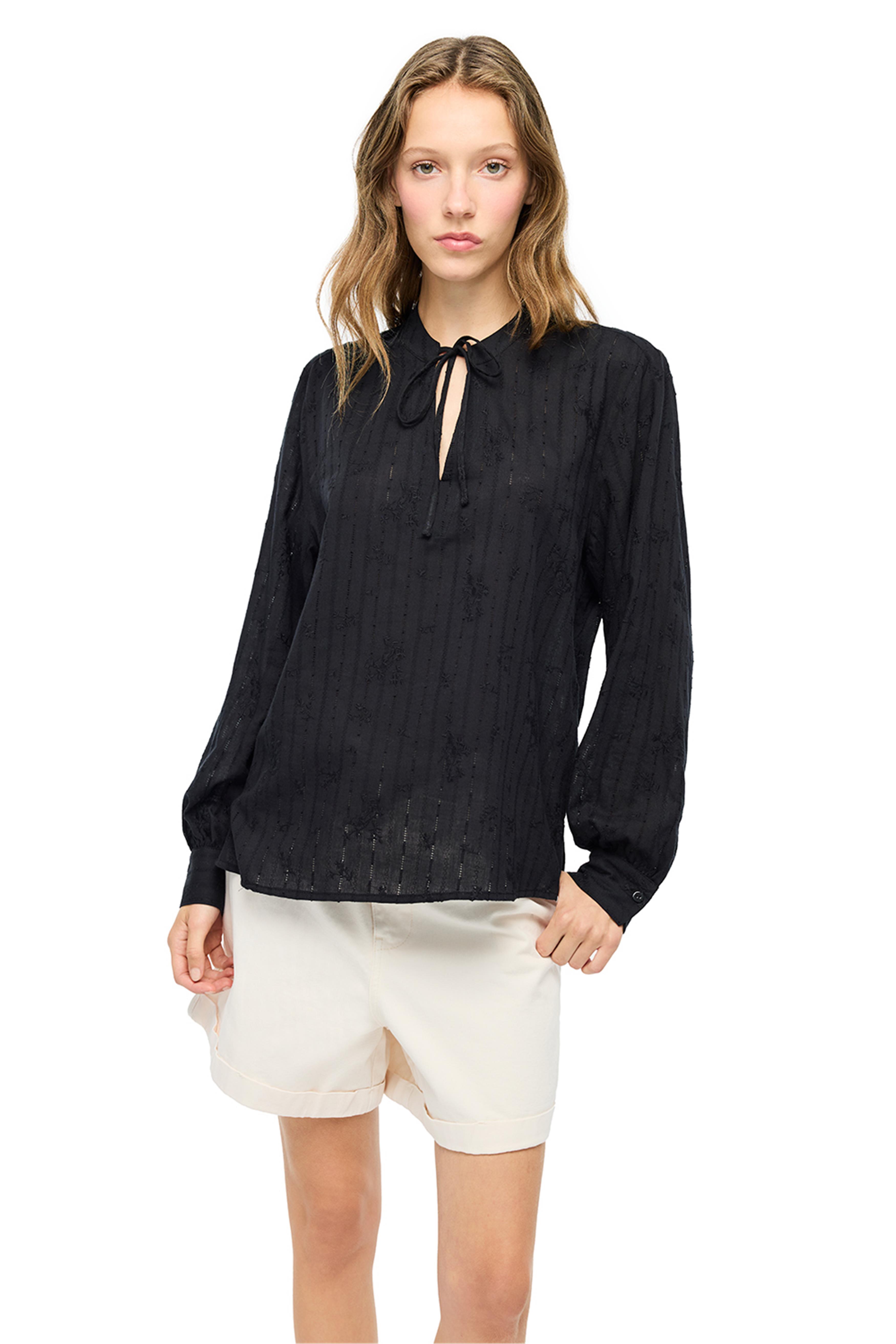 Siyah Bağlamalı Yaka Bluz