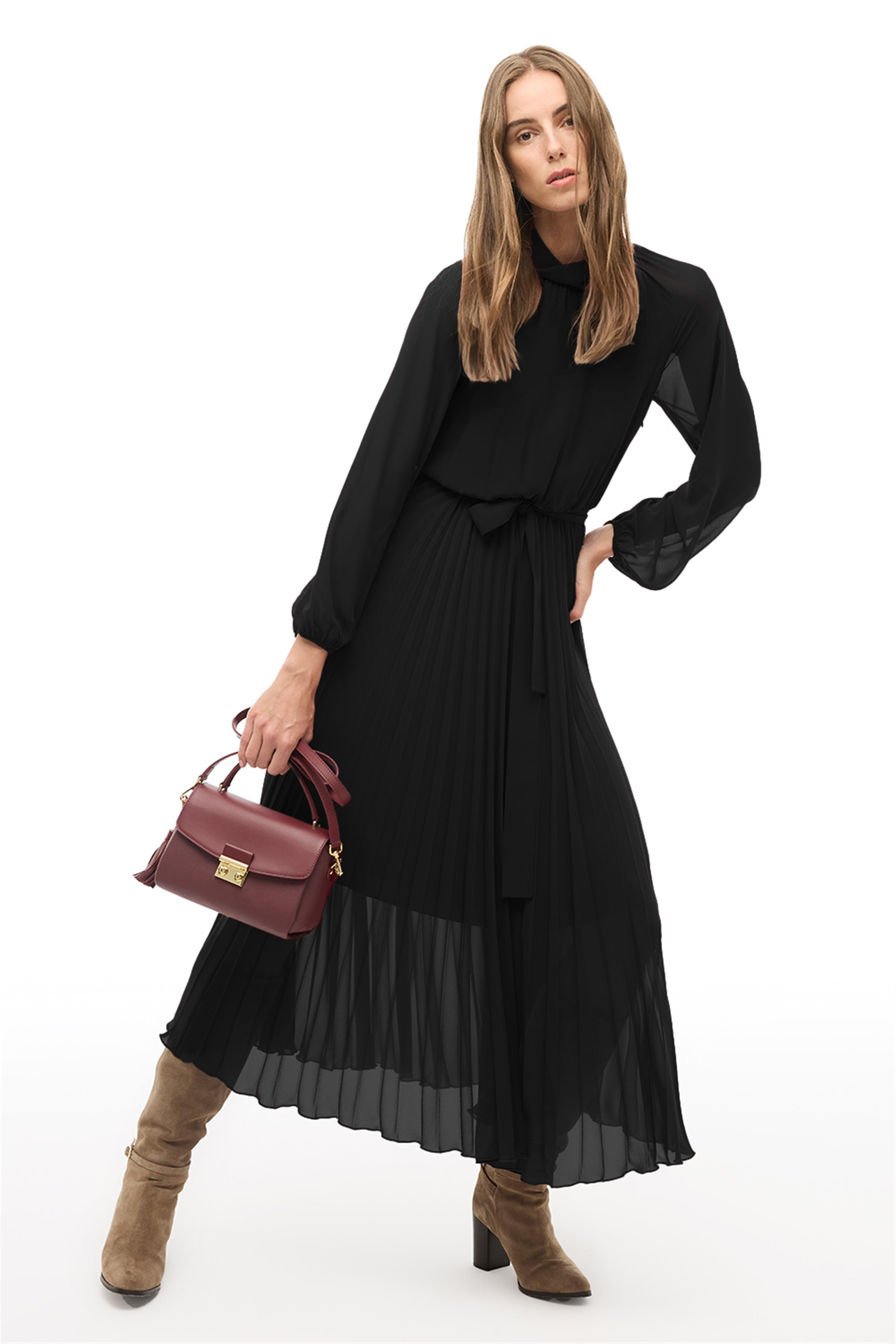 Siyah Balıkçı Yaka Bilek Boy  Elbise