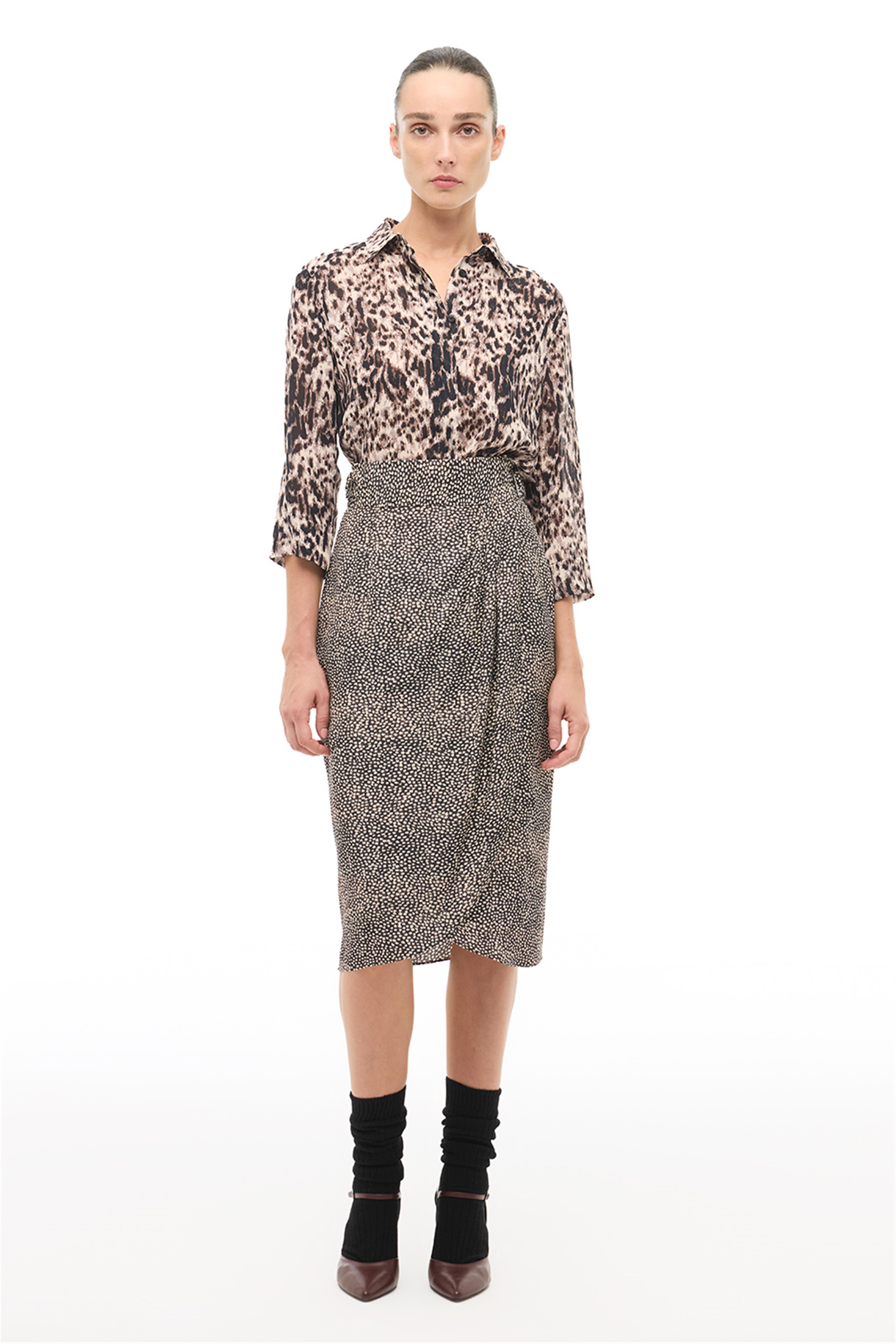 Siyah Beyaz Yüksek Bel Puantiyeli Midi Etek