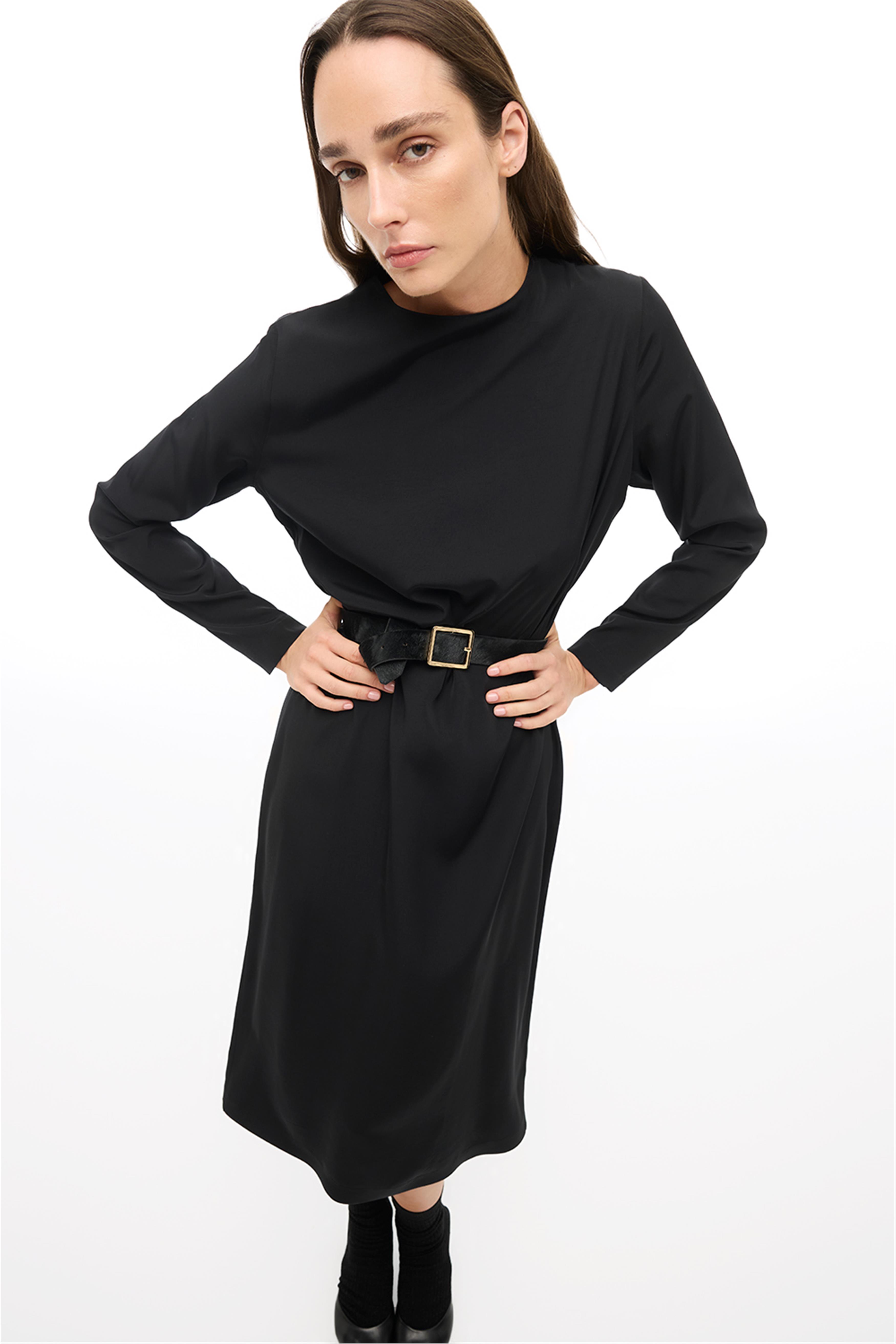 Siyah Bisiklet Yaka Midi Elbise