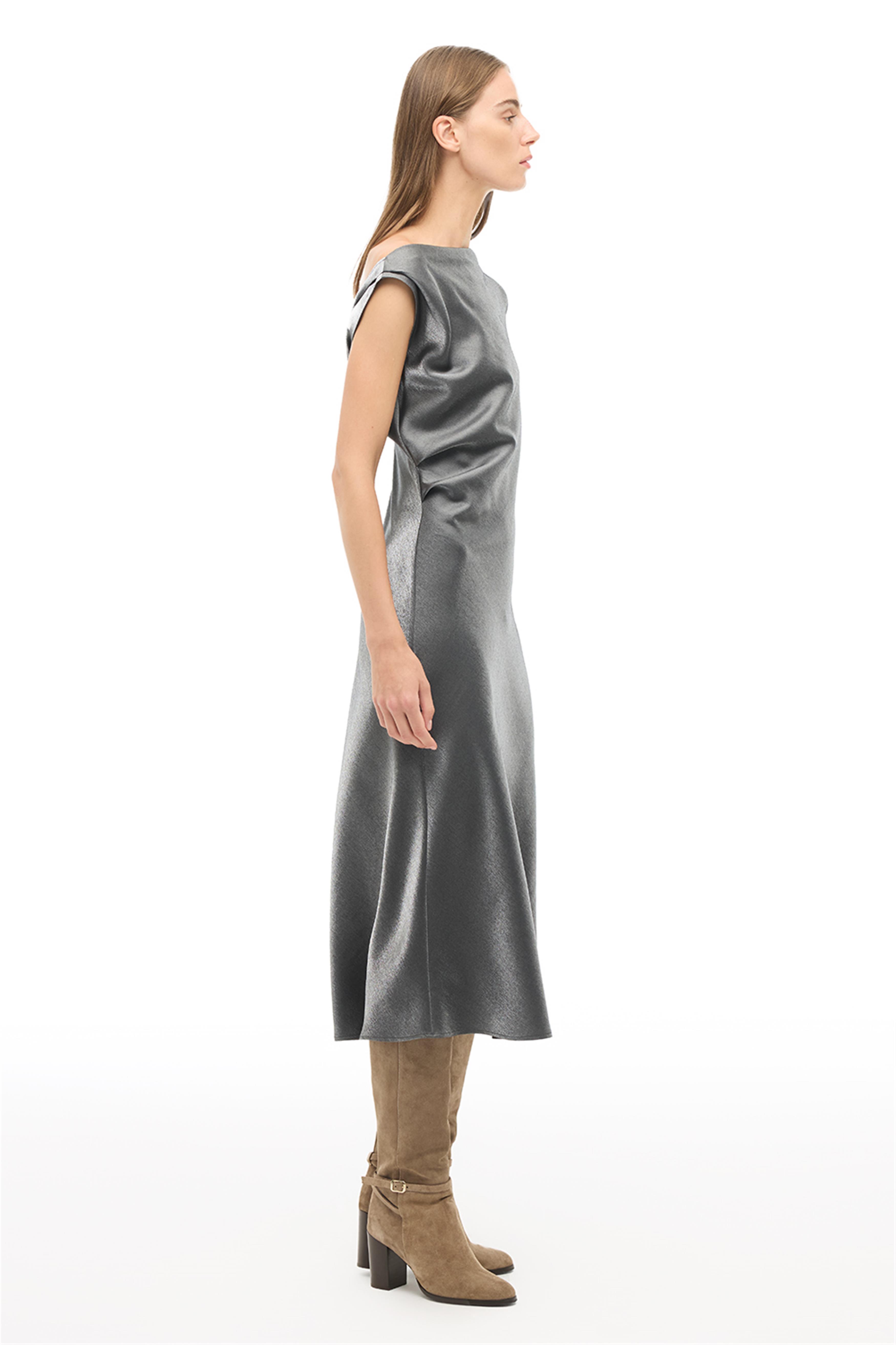 Siyah Degaje Yaka Midi Elbise