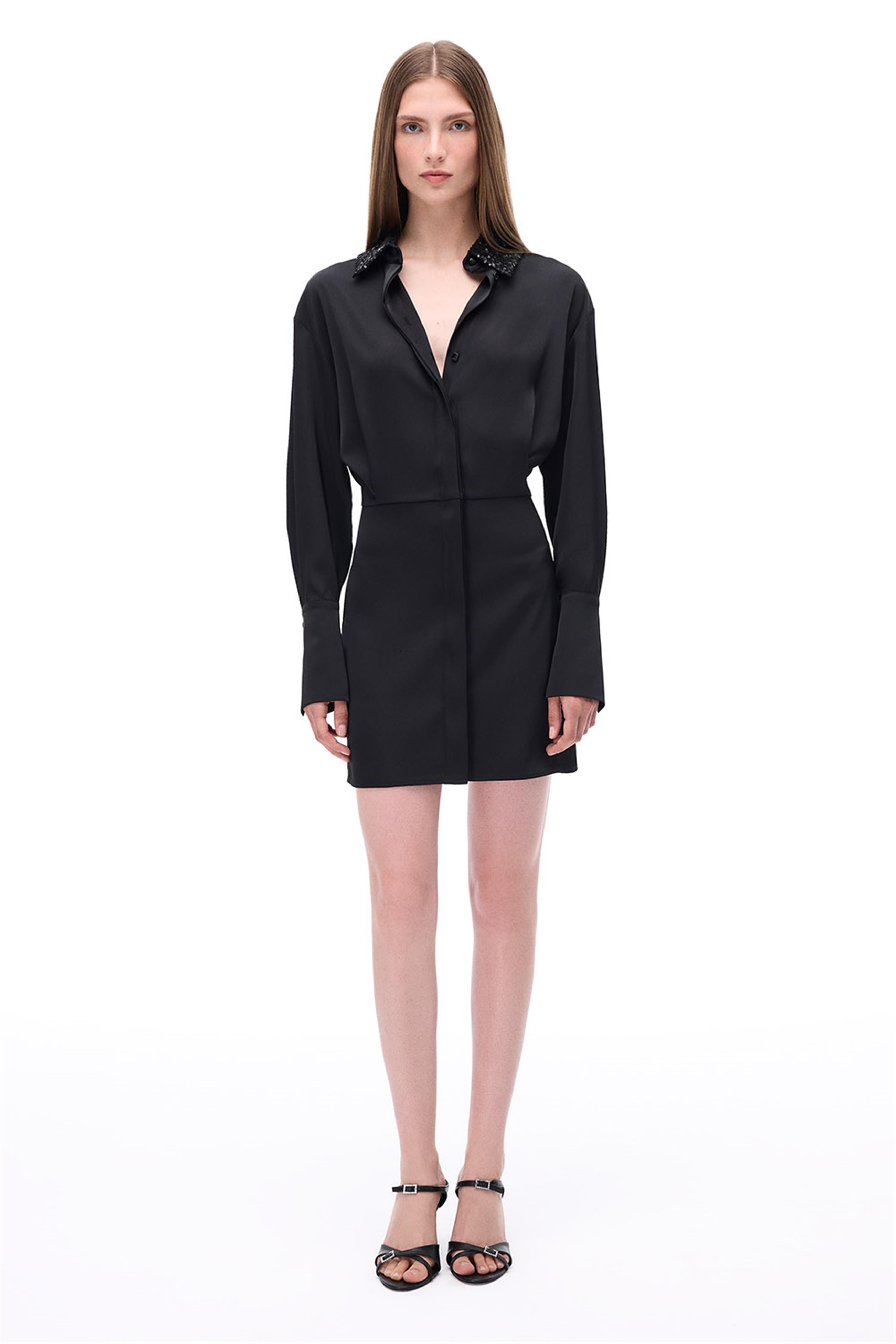 Siyah Gömlek Yaka Diz Üstü Elbise