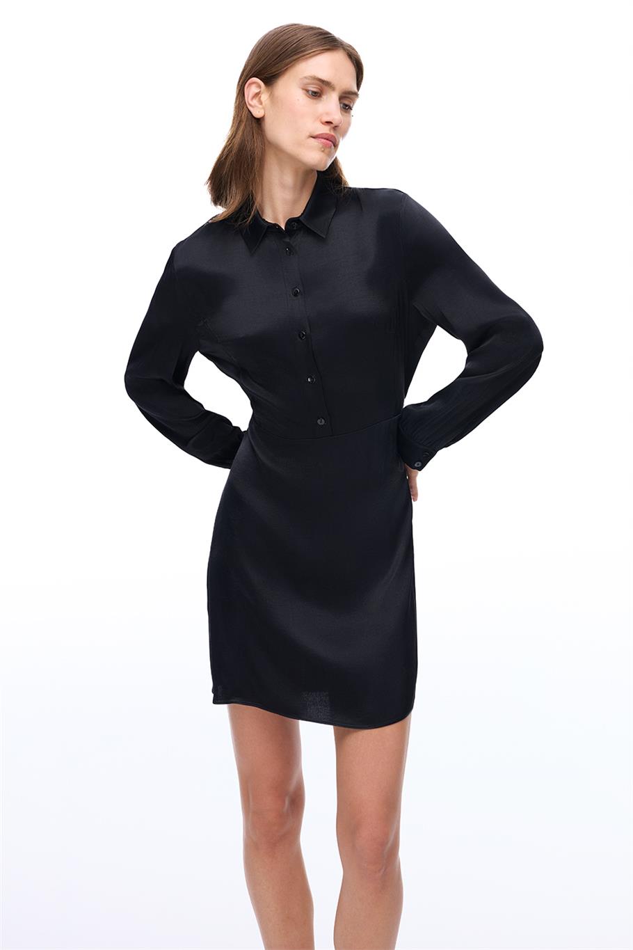 Siyah Gömlek Yaka Kısa Elbise