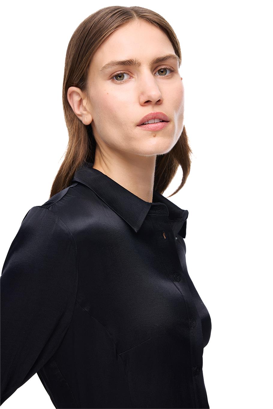 Siyah Gömlek Yaka Kısa Elbise