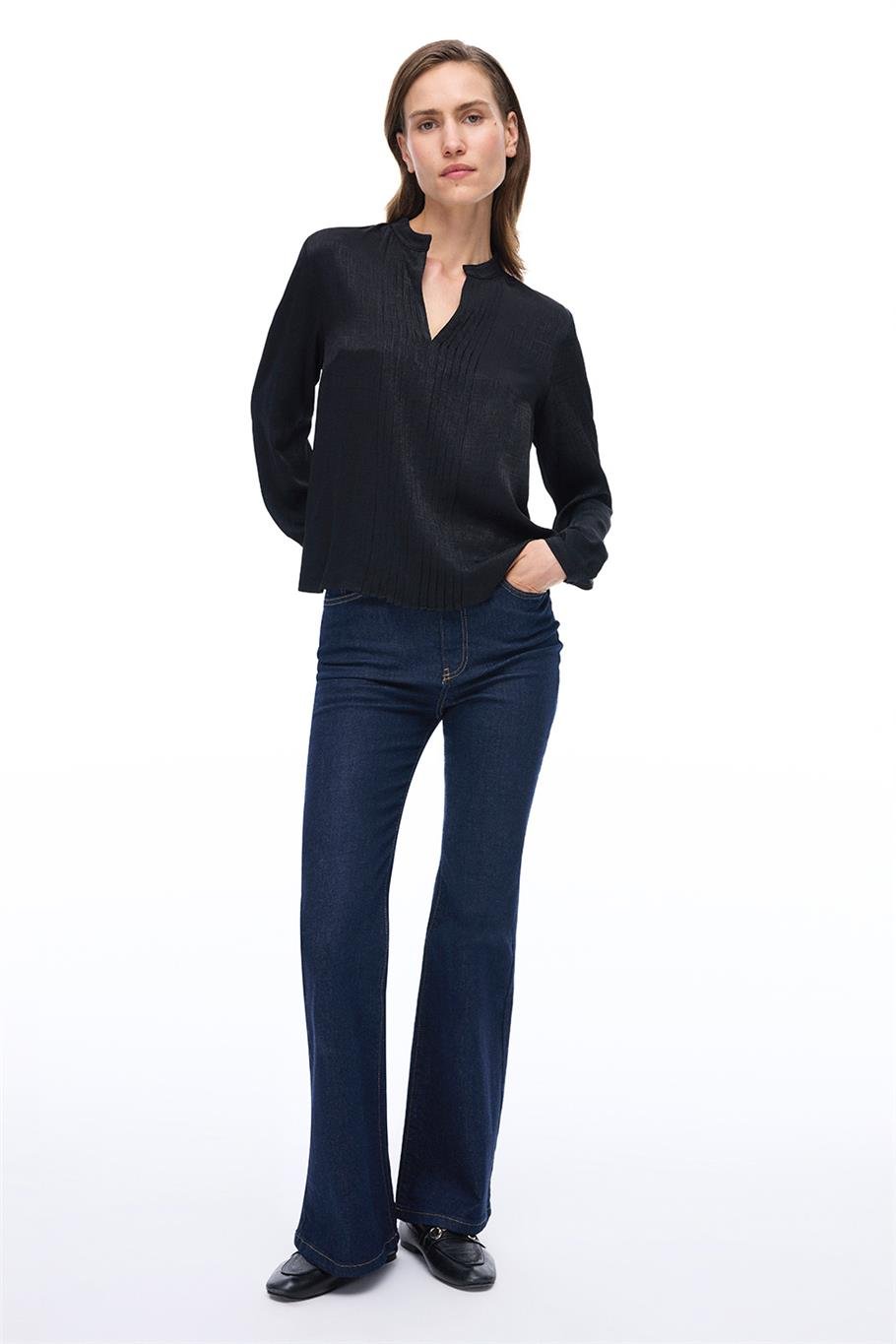 Siyah Hakim Yaka Bluz