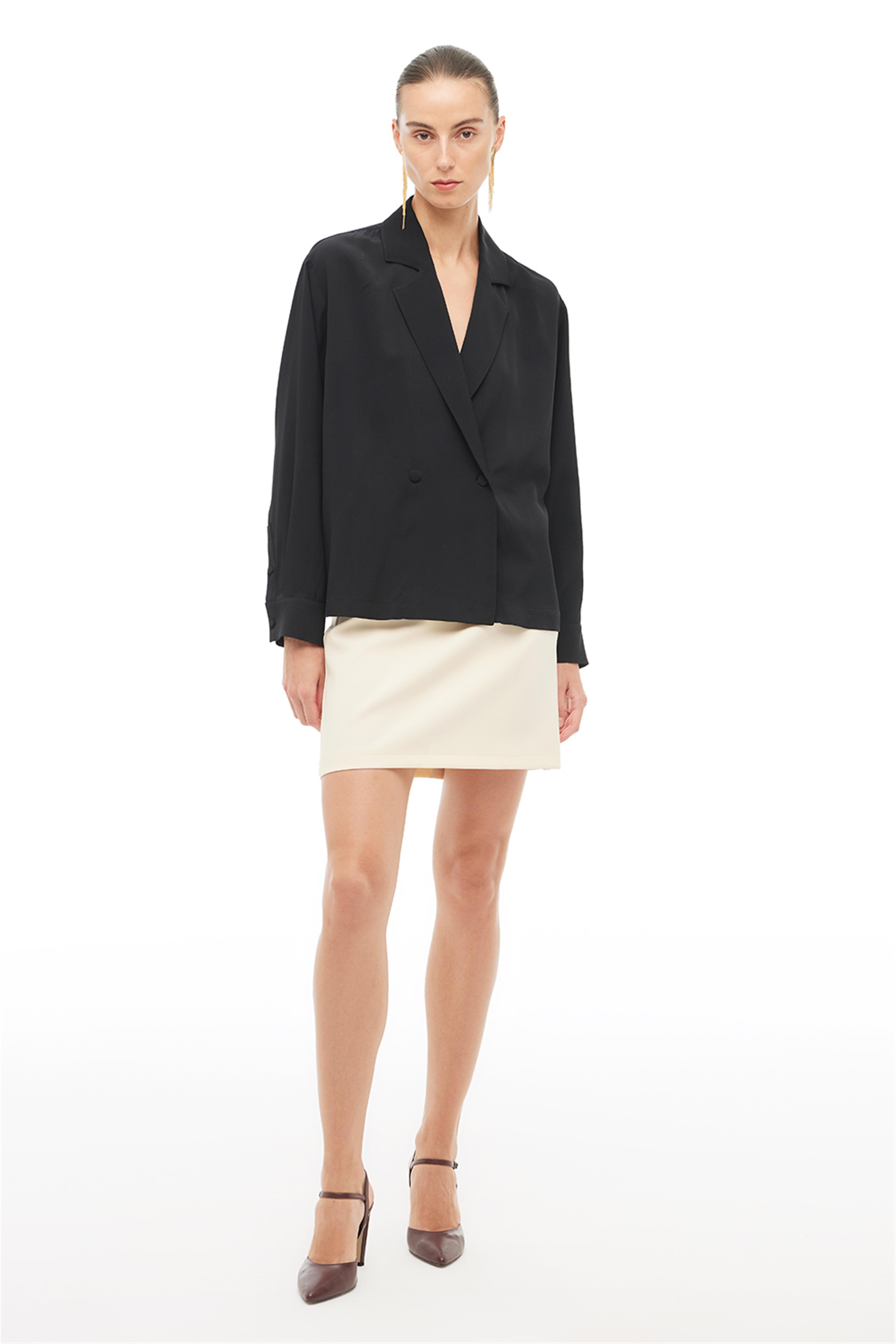 Siyah Klasik Yaka Bluz