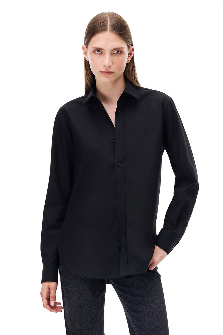 Siyah Klasik Yaka Gömlek