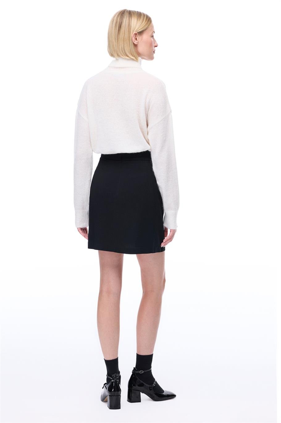 Siyah Orta Bel Diz Üstü Etek