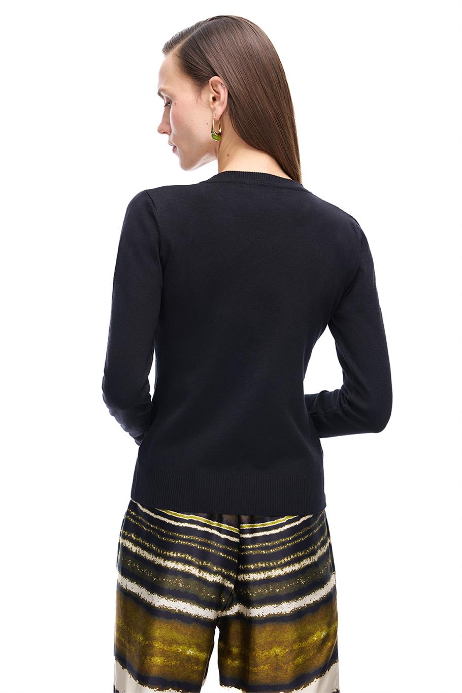 Siyah Triko Rahat Kalıp Bisiklet Yaka Triko Hırka