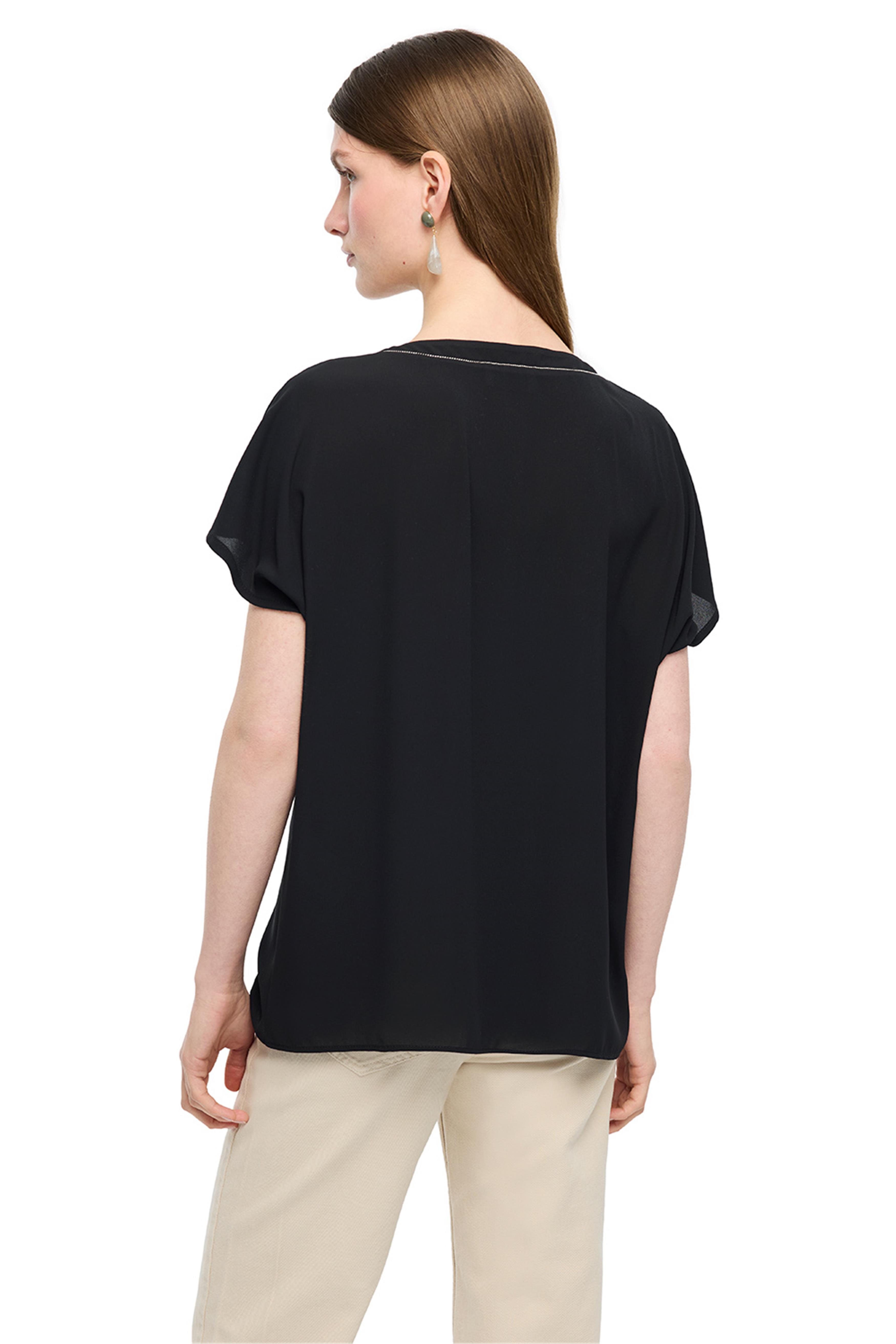 Siyah V Yaka Rahat Kalıp Bluz