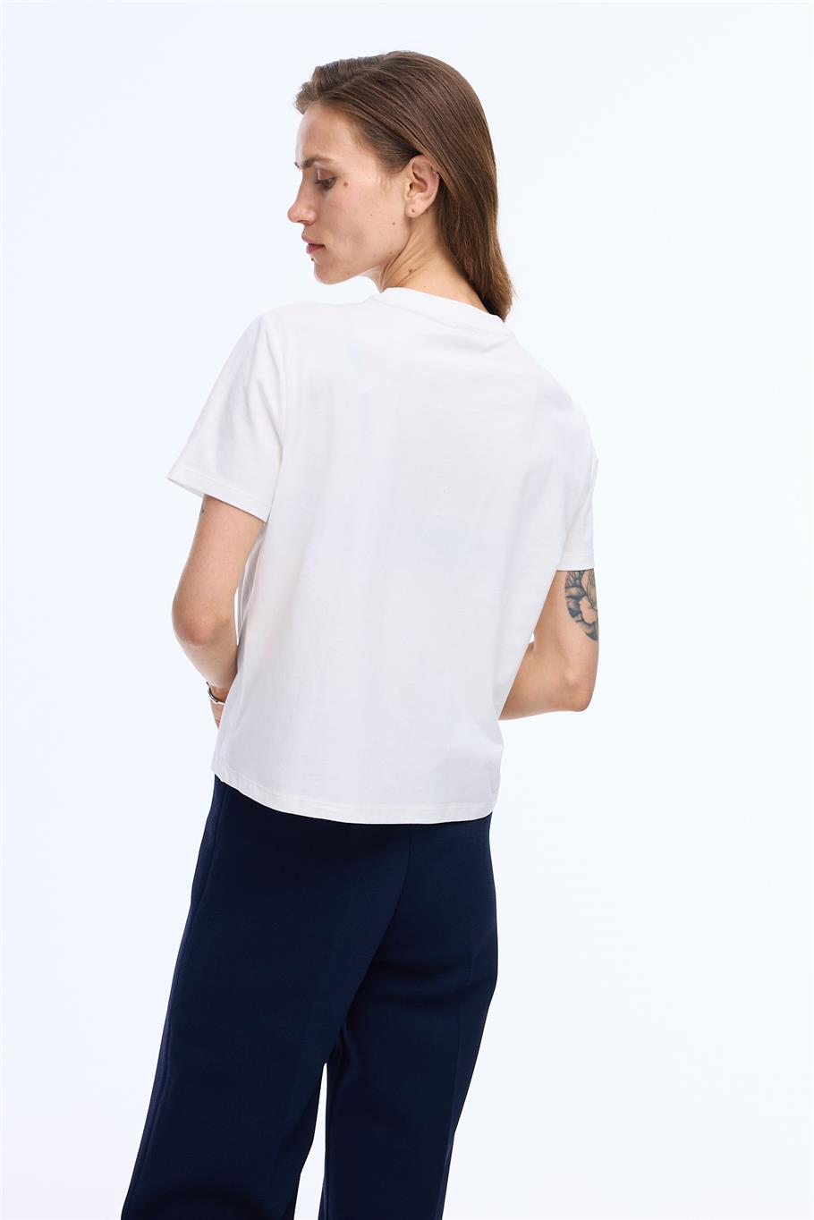 Sunrise Regular Fit Kısa Kol Bisiklet Yaka Ekru Renk Kadın Tişört