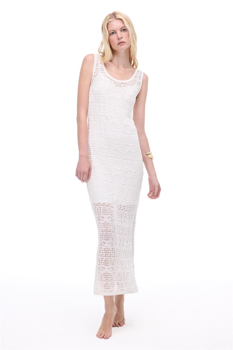 Triko Bele Oturan Bilek Boy Kolsuz U Yaka Bej Elbise