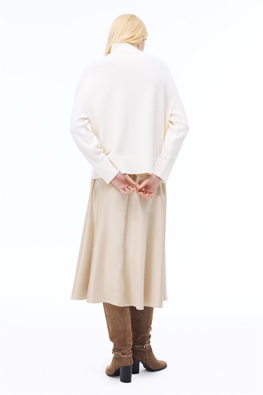 Triko Rahat Kalıp Standart Boy Düşük Kollu Balıkçı Yaka Ekru Kazak