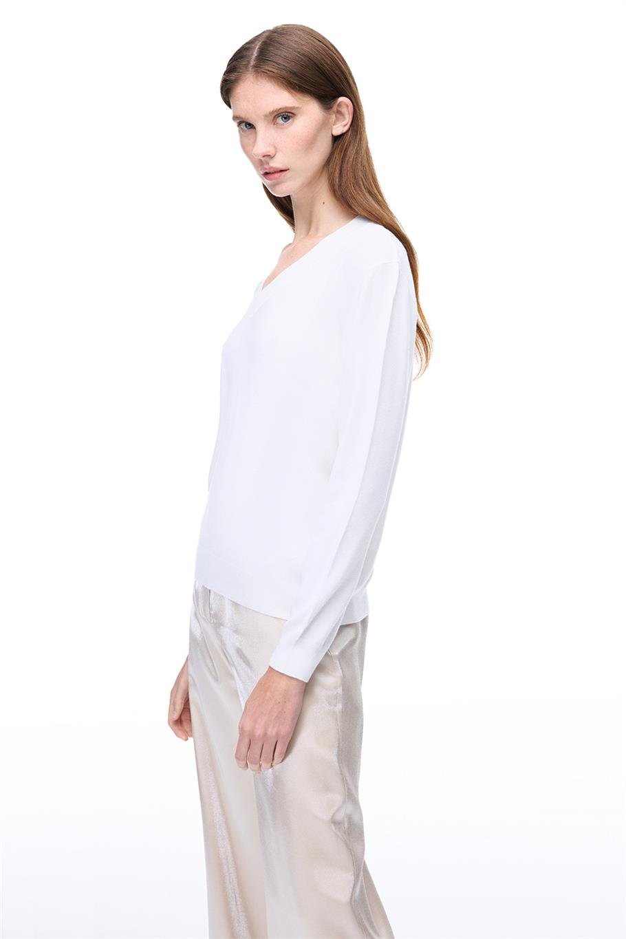 Triko Rahat Kalıp Standart Boy Takma Kol V-Yaka Ekru Kazak